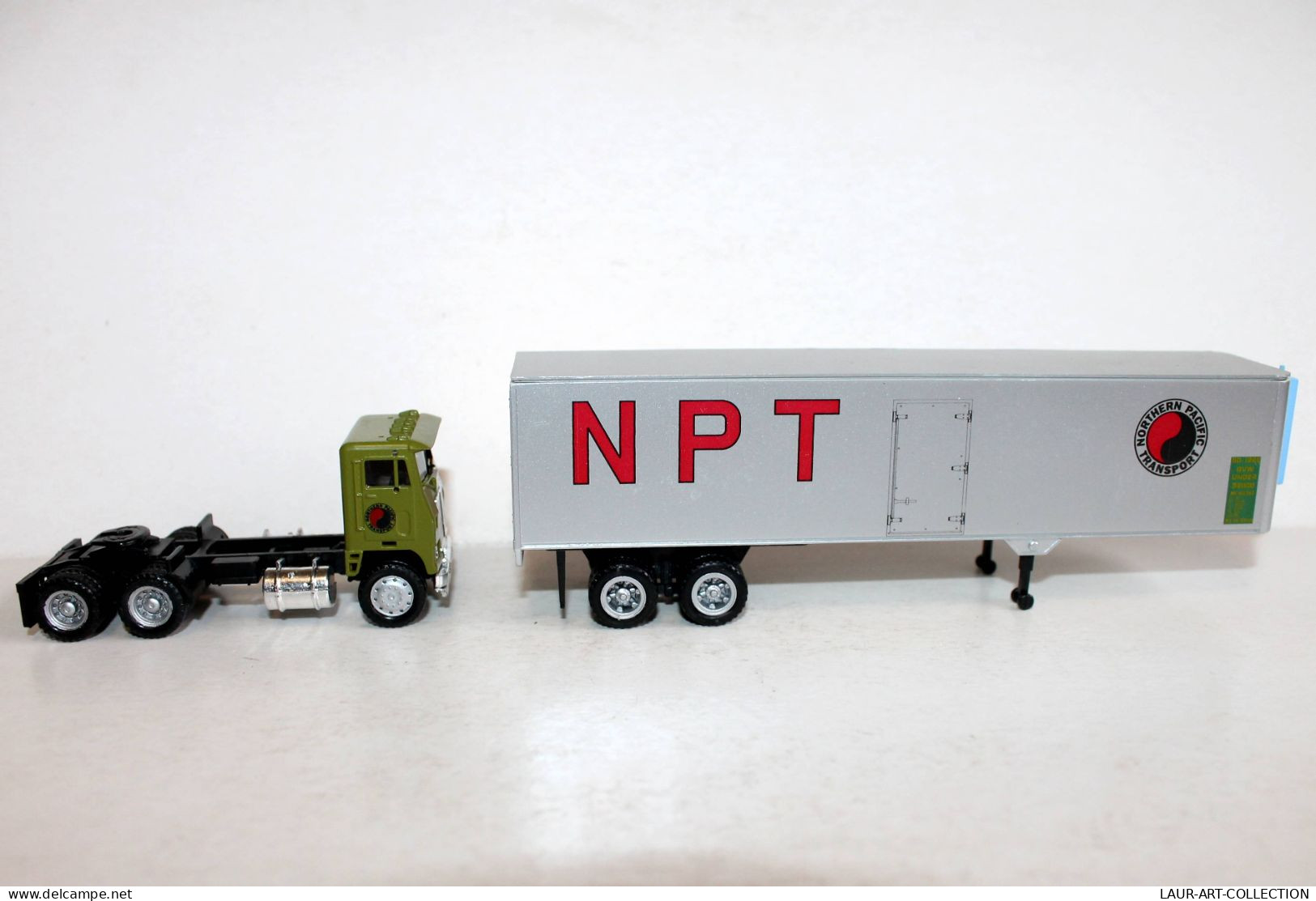 CAMION POIDS LOURD 1/87 NPT NORTHERN PACIFIC TRANSPORT, TRACTEUR + SEMI REMORQUE - AUTOMOBILE MINIATURE (1712.15) - Scala 1:87