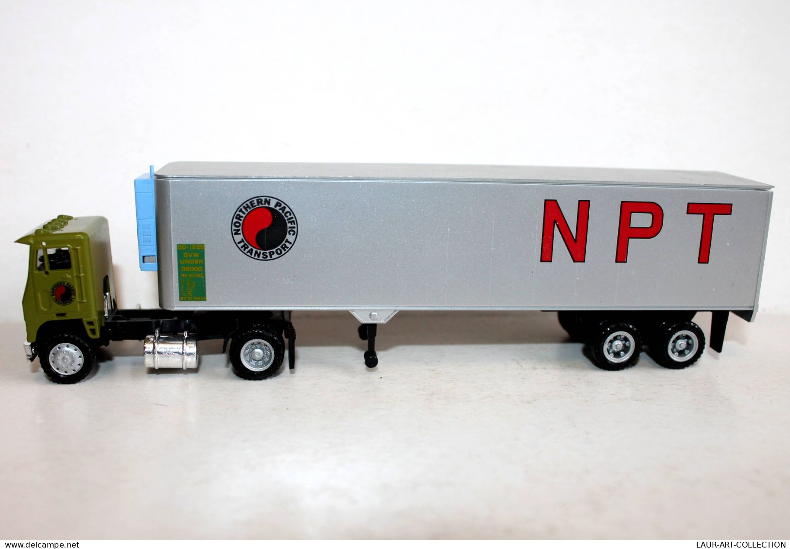 CAMION POIDS LOURD 1/87 NPT NORTHERN PACIFIC TRANSPORT, TRACTEUR + SEMI REMORQUE - AUTOMOBILE MINIATURE (1712.16) - Scala 1:87