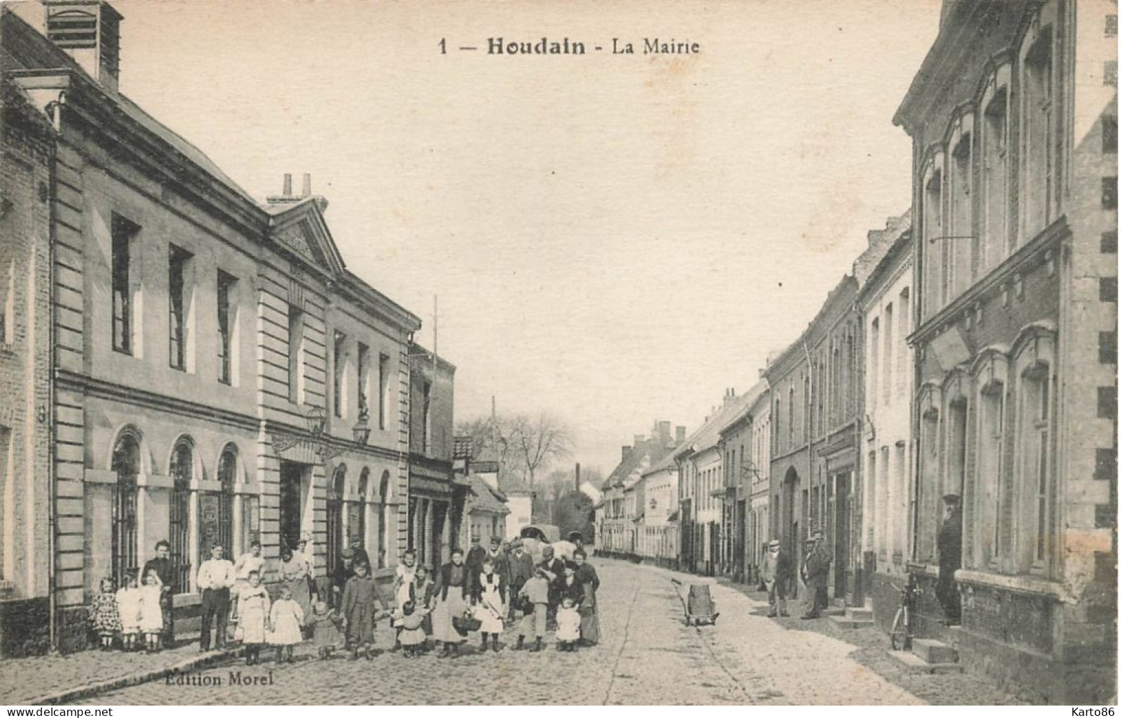 Houdain * Rue Et La Mairie Du Village * Enfants Villageois - Houdain