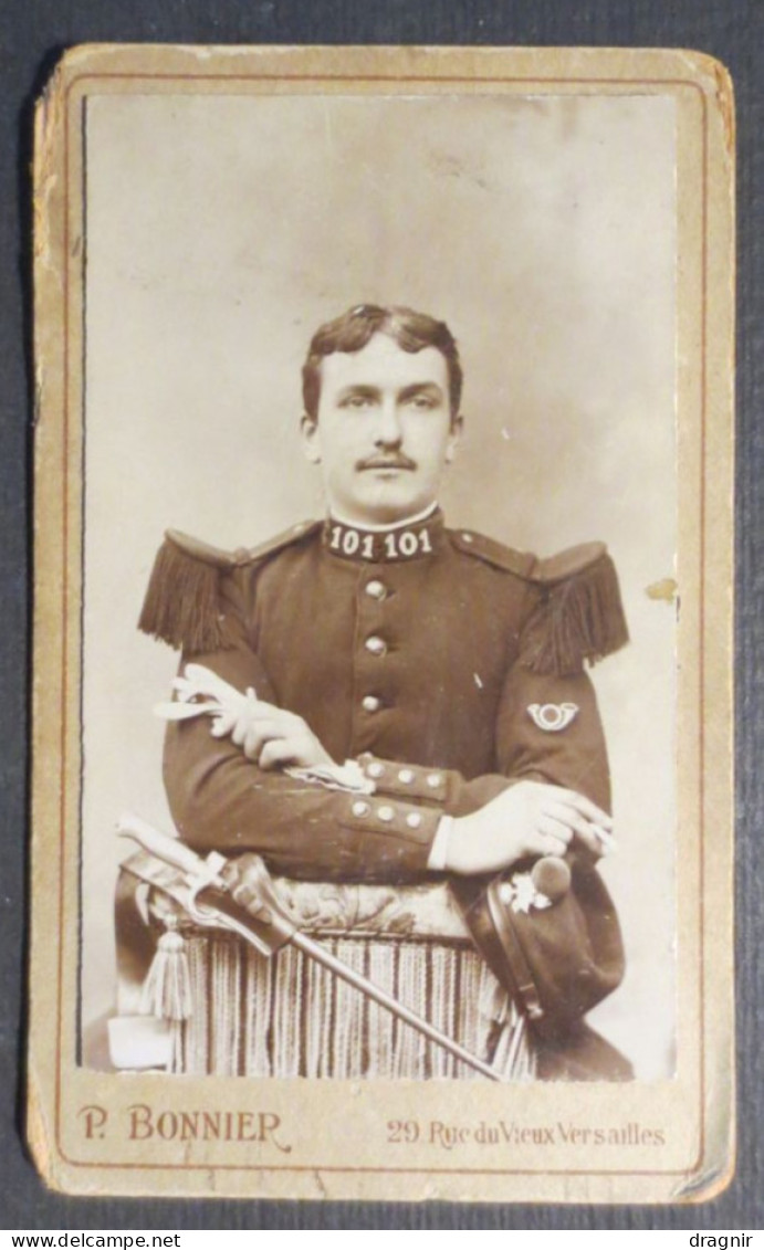 Militaire - Uniforme - Photo Prise Par P. Bonnier - Versailles  - 101 Eme Régiment  - Baionnette Rosalie - TBE - - Uniformes