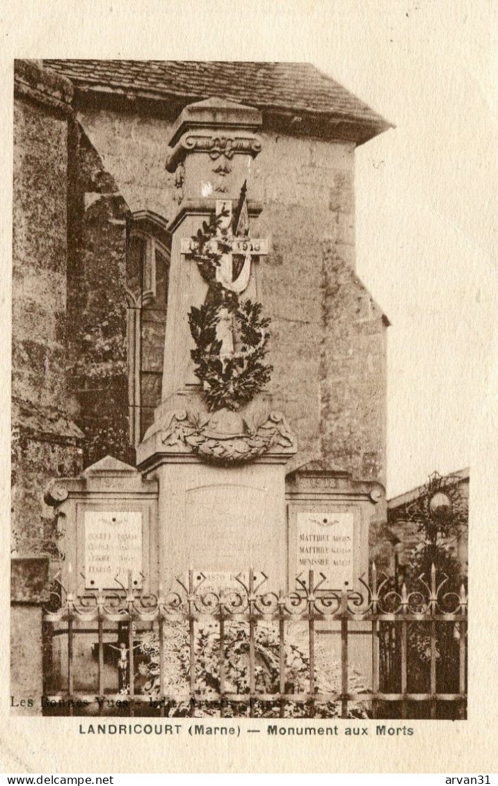 LANDRICOURT (MARNE) - MONUMENT Aux MORTS - - Monumenti Ai Caduti