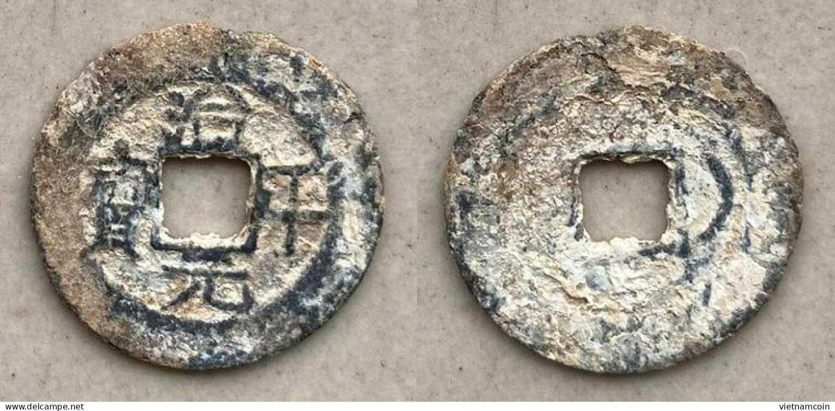 Ancient Annam Coin Tri Binh Nguyen Bao (zinc Coin) THE  NGUYEN LORDS (1558-1778) - Viêt-Nam