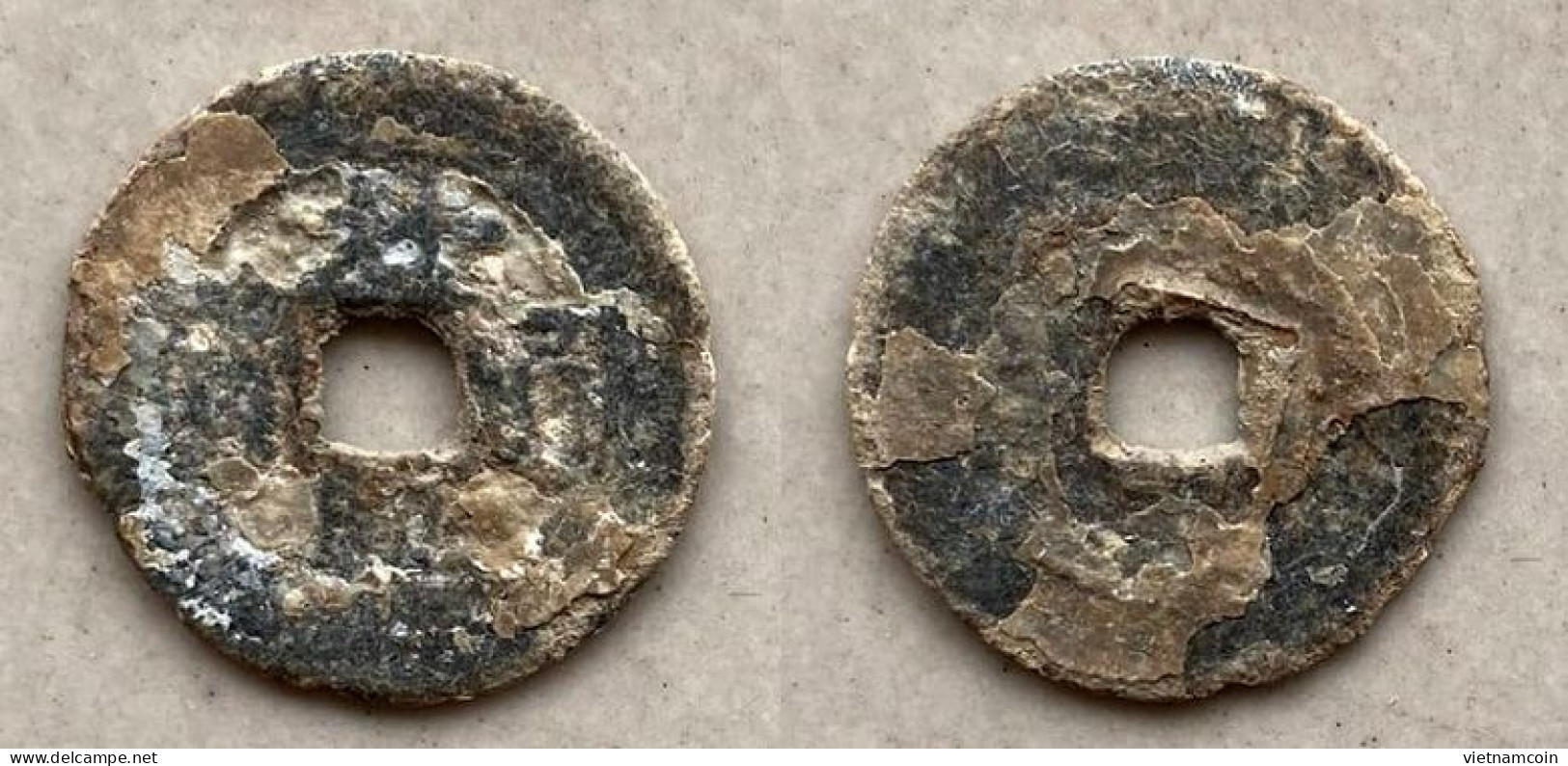 Ancient Annam Coin Canh Hung Thong Bao (zinc Coin) - Vietnam