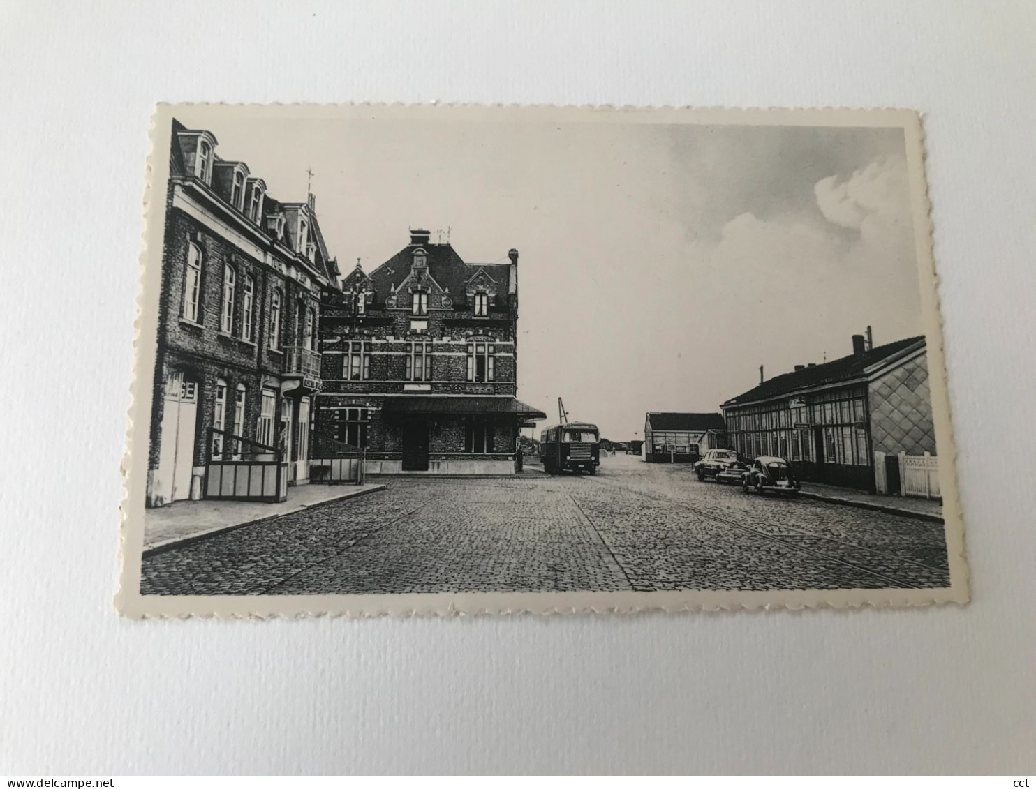 Diksmuide Staties Trein En Buurtspoorweg Gares Du Chemin De Fer Et Du Vicinal AUTOBUS Gare Vicinal - Diksmuide