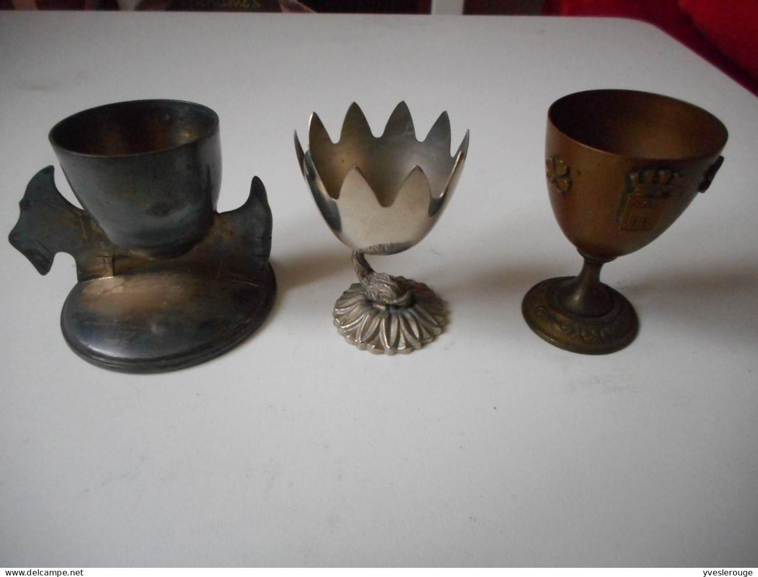 3 COQUETIERS STYLÉS - Egg Cups