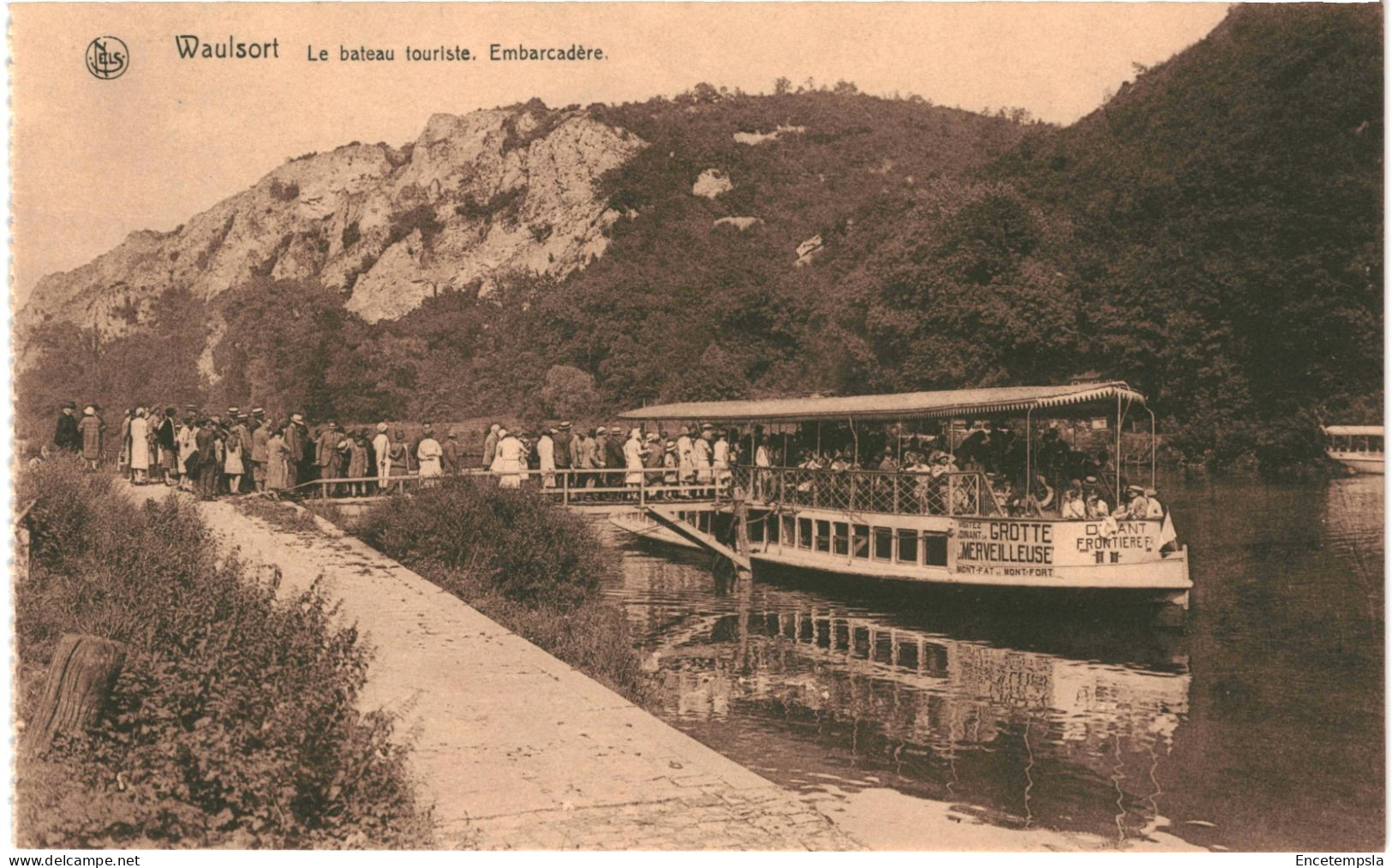 CPA Carte Postale Belgique Waulsort Bateau Touriste Embarcadère  VM65142 - Hastière