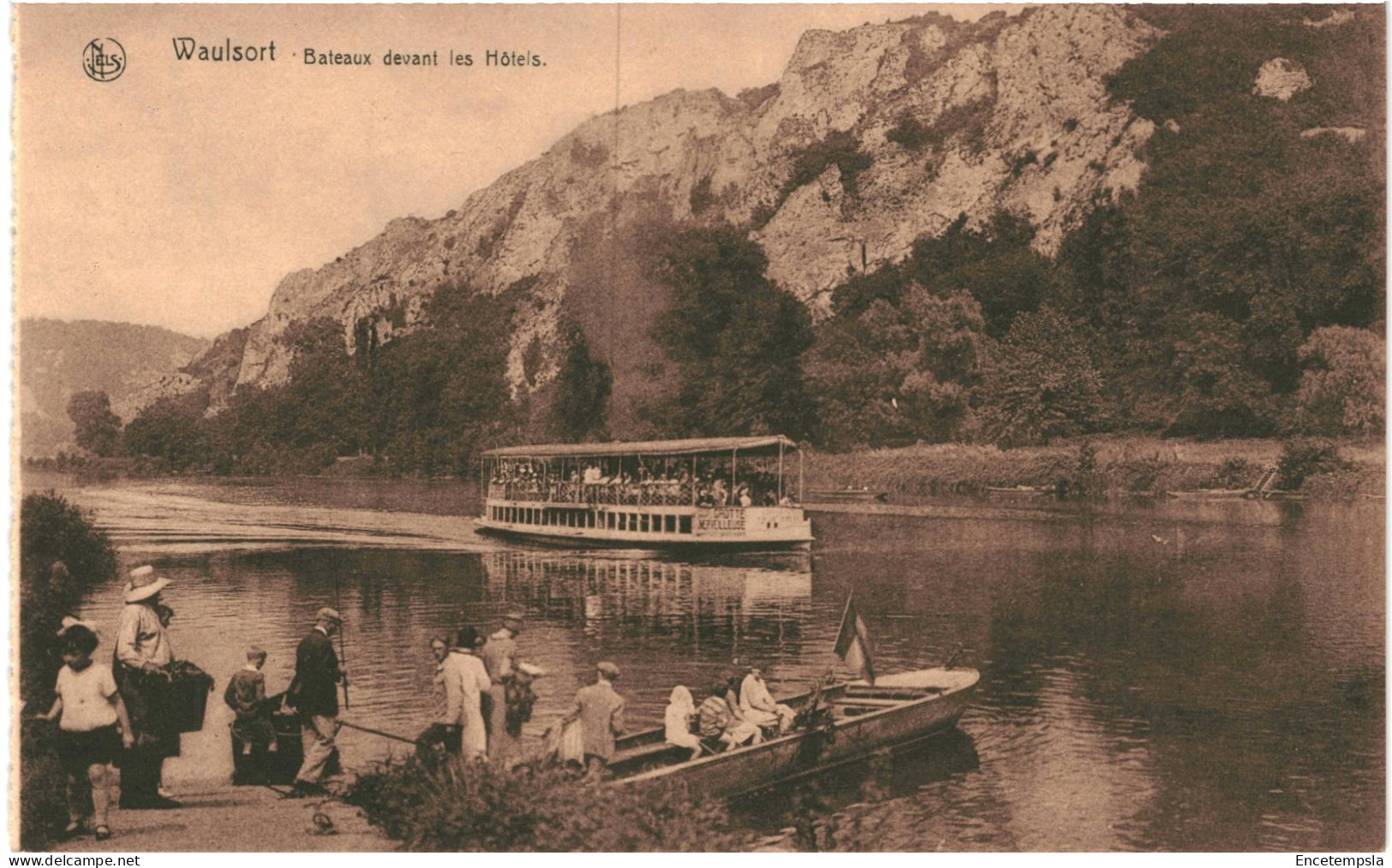 CPA Carte Postale Belgique Waulsort Bateaux Devant Les Hôtels VM65144 - Hastière