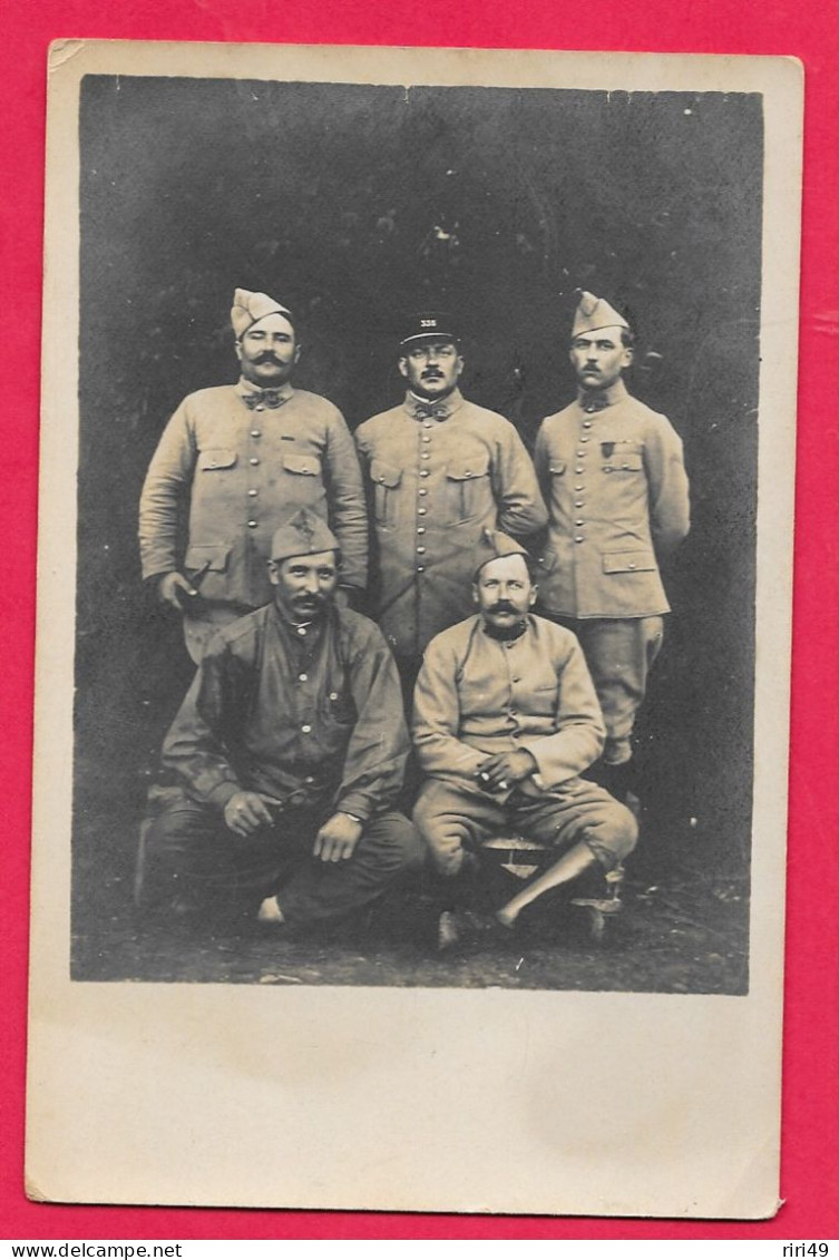 Cpa  333e Régiment, Groupe Militaires, Poilus, Guerre 14-18, Dos Vierge - Régiments