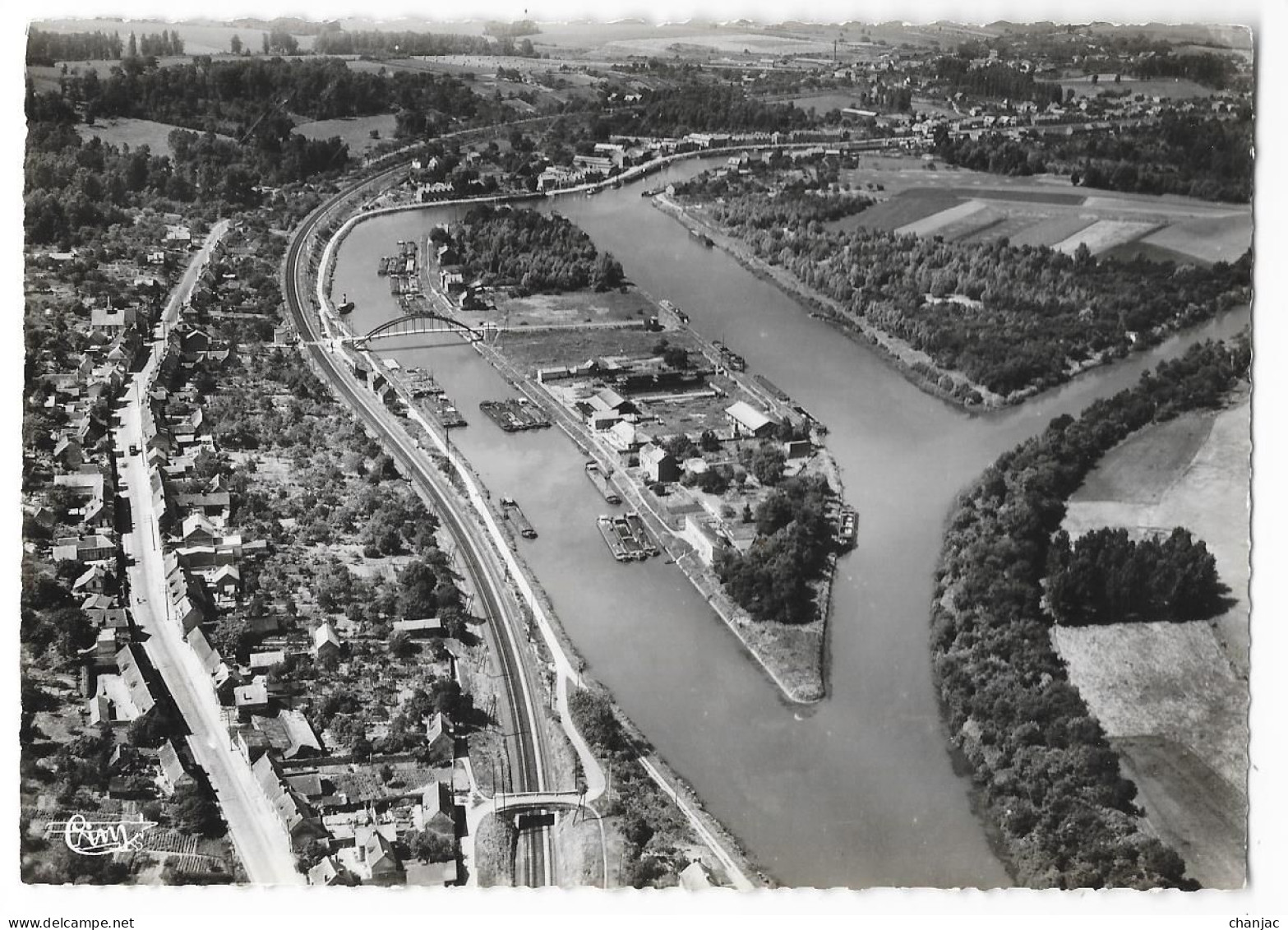 Cpsm: 60 LONGUEIL ANNEL (ar. Compiègne) - Vue Aérienne - Garage De Bateaux Ile De Janville (Péniches) N°3532   Ed. CIM - Longueil Annel