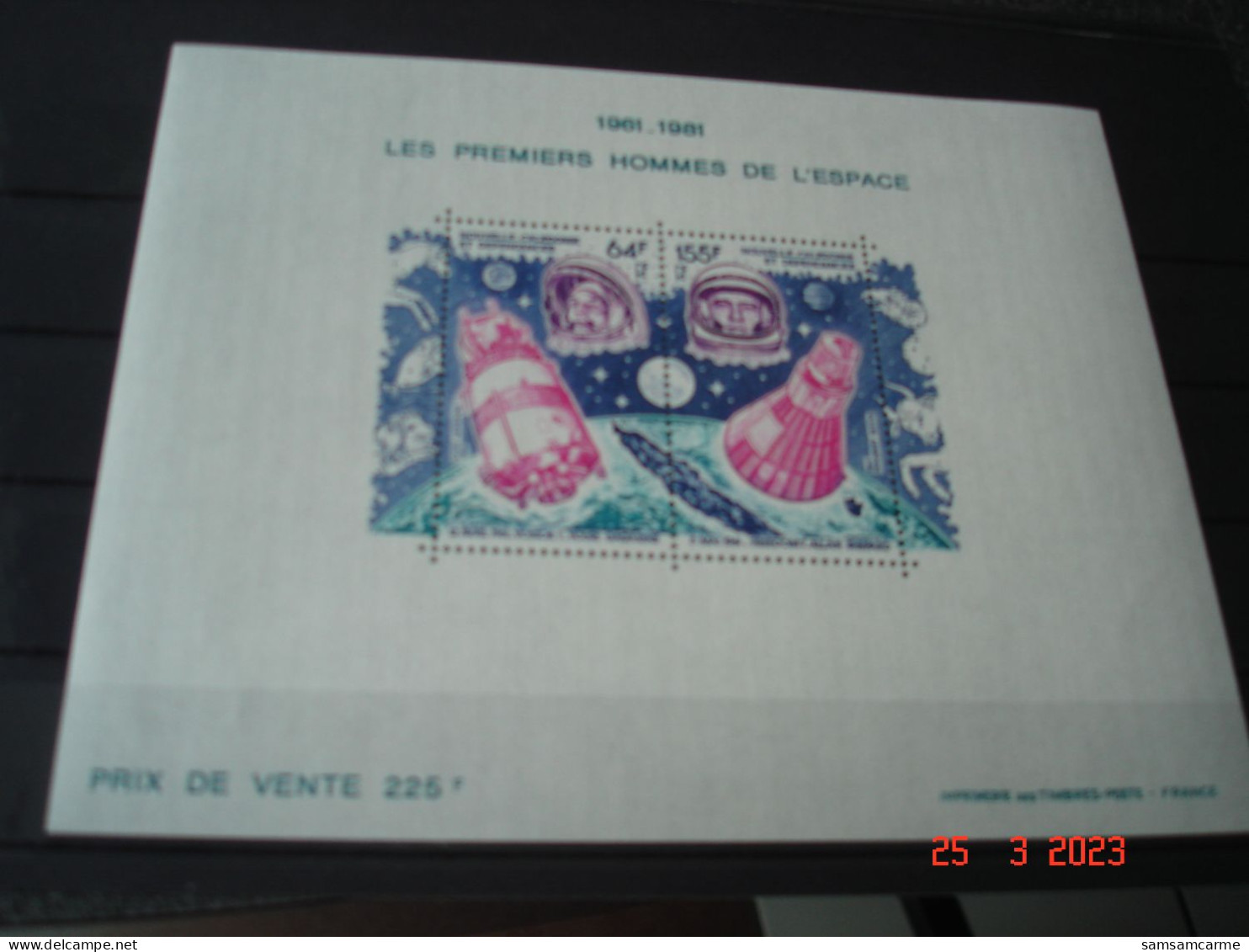 NOUVELLE CALEDONIE  ANNEE 1981   NEUF  BLOC FEUILLET N° 4     LES PREMIERS HOMMES DE L'ESPACE - Hojas Y Bloques