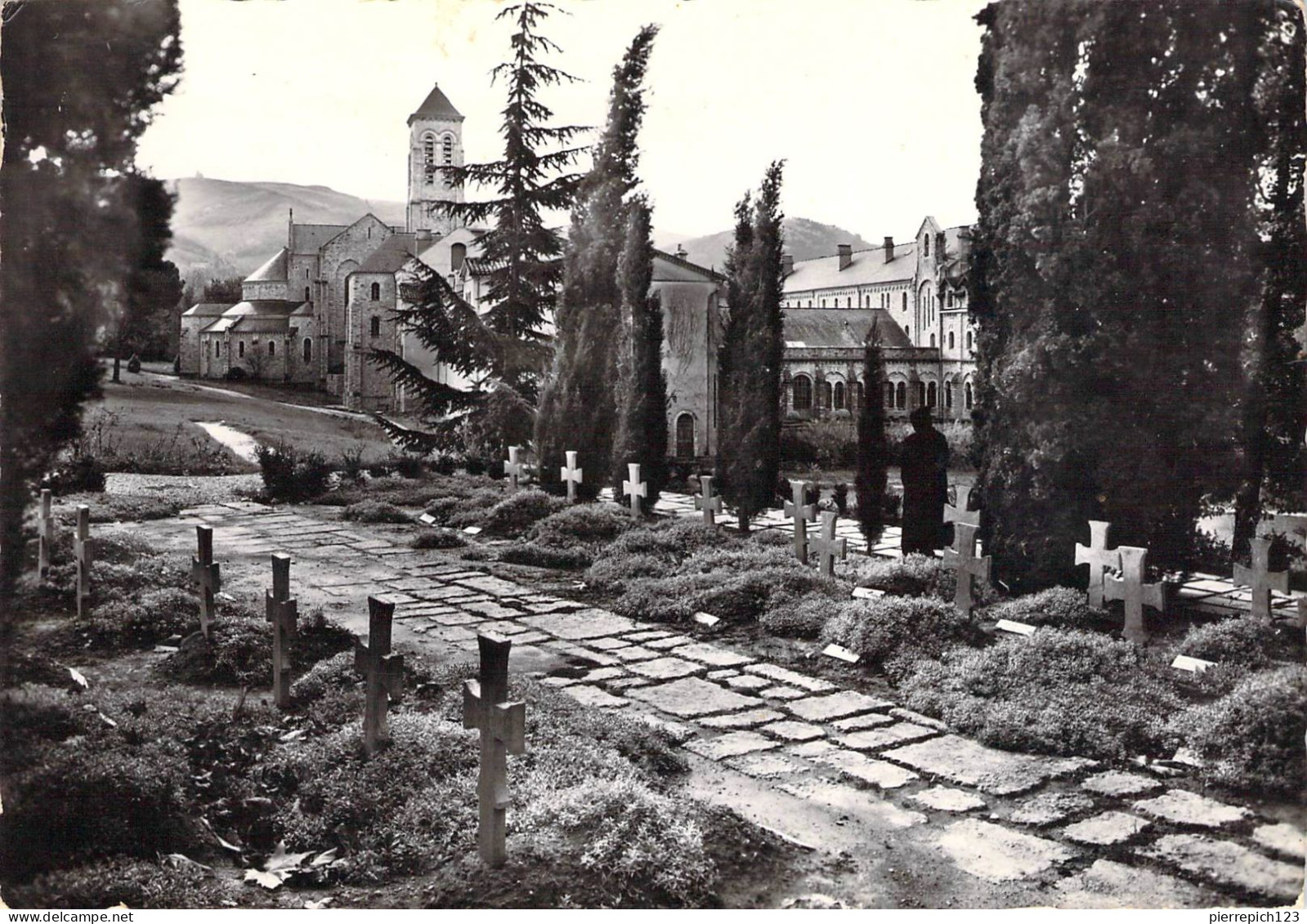 81 - Dourgne - Abbaye Saint Benoit D'En Calcat - Le Cimetière Des Moines Et Le Couvent - Dourgne