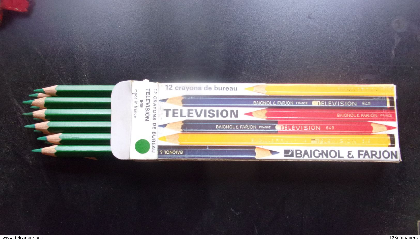 ️ RARE COMME NEUF DANS BOITE ORIGINE BAIGNOL FARJON MODELE TELEVISION VERT 649   12 CRAYONS DE BUREAU - Schrijfgerief