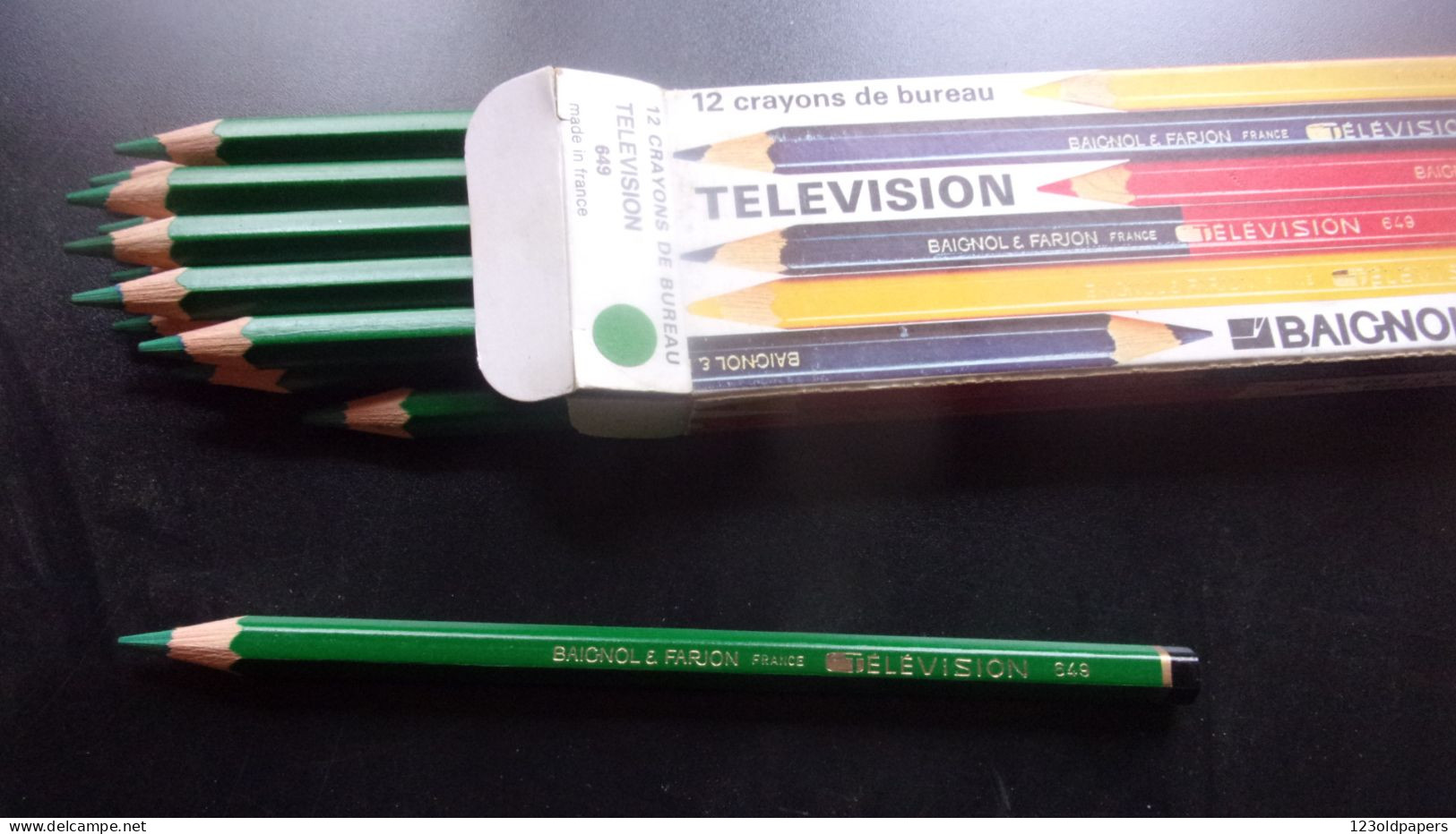 ️ RARE COMME NEUF DANS BOITE ORIGINE BAIGNOL FARJON MODELE TELEVISION VERT 649   12 CRAYONS DE BUREAU - Lapiceros