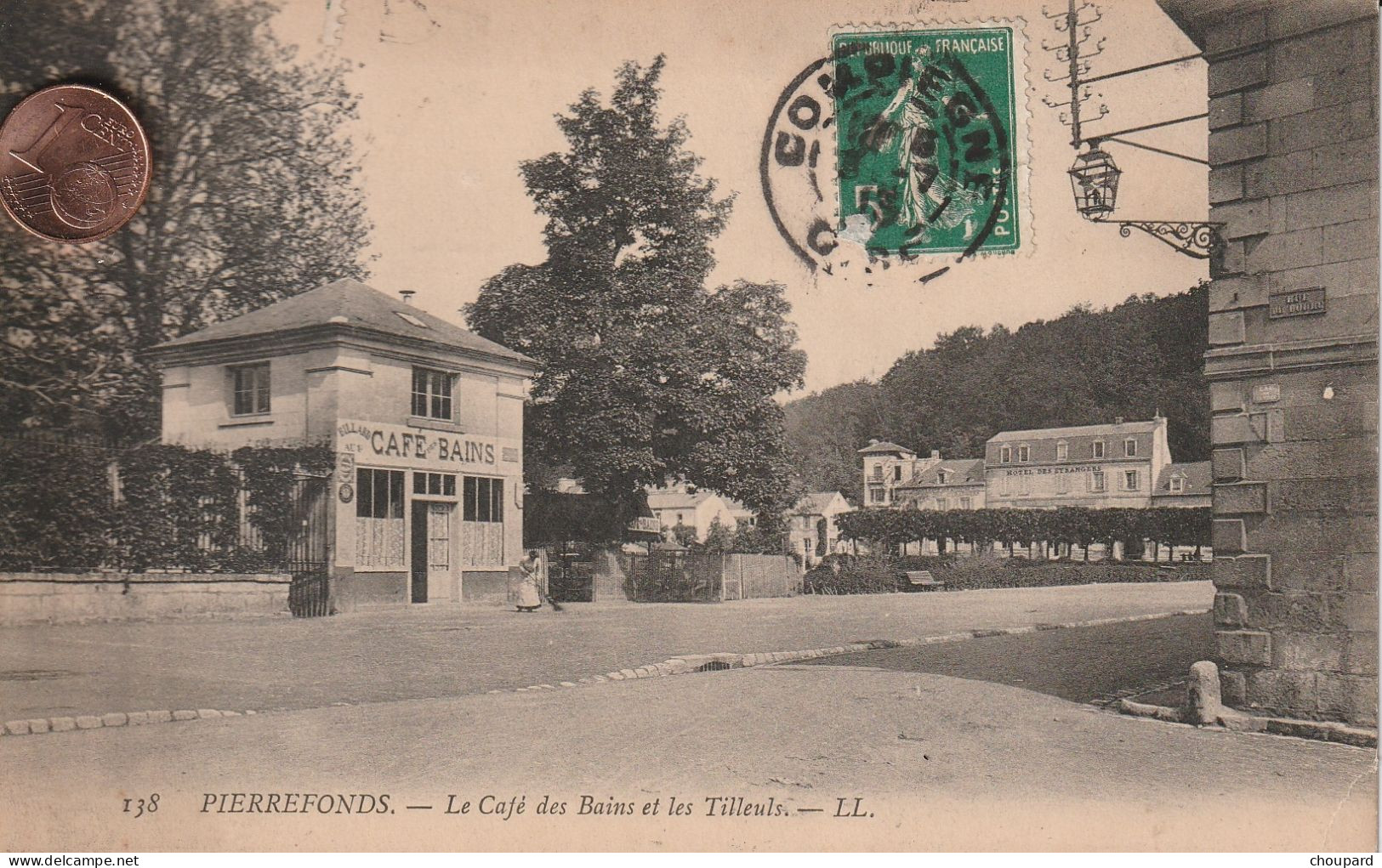 60 -  Carte Postale Ancienne De  PIRREFONDS    Le Café Des Bains  Et Les Tilleuls - Pierrefonds