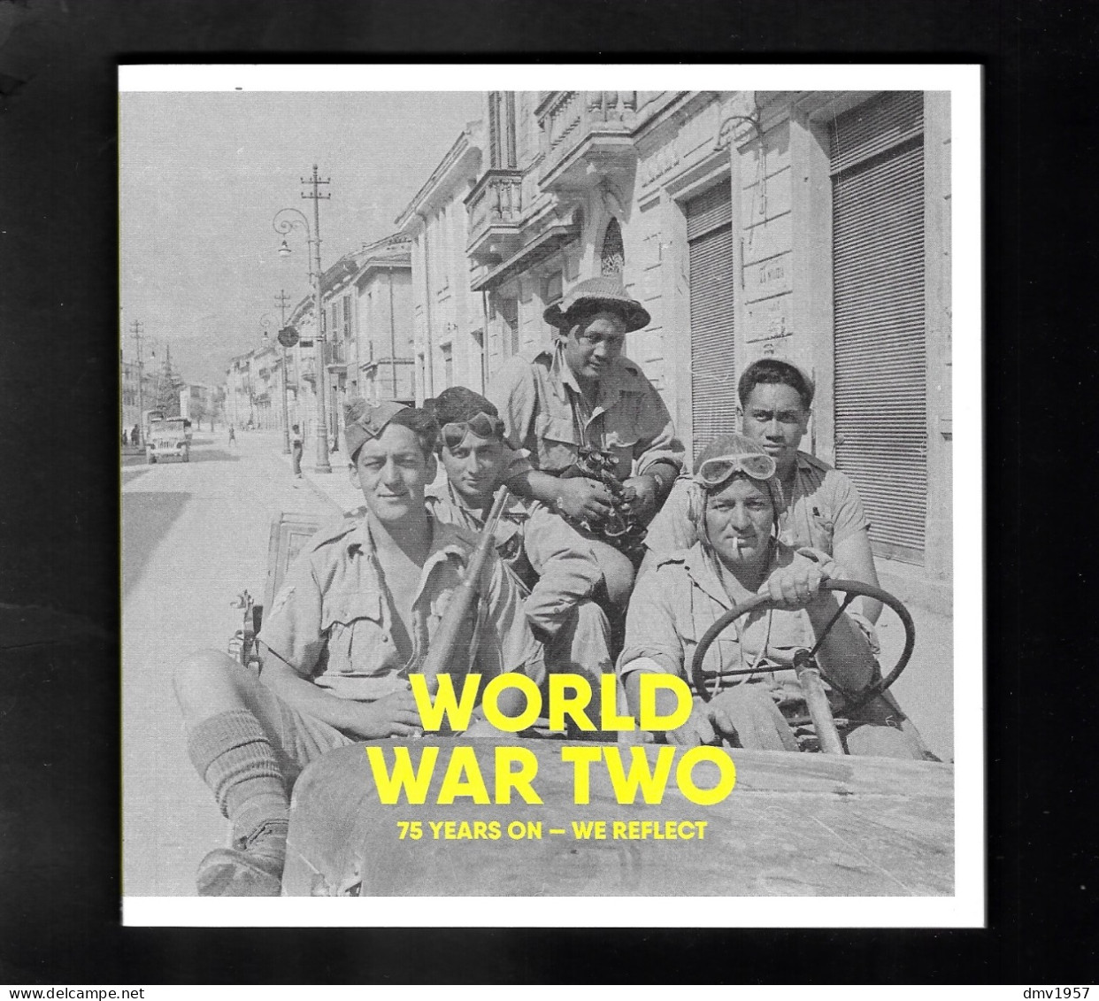 New Zealand 2001 World War Two - 75 Years On Booklet (28 X $1.30 Stamps) - Booklets