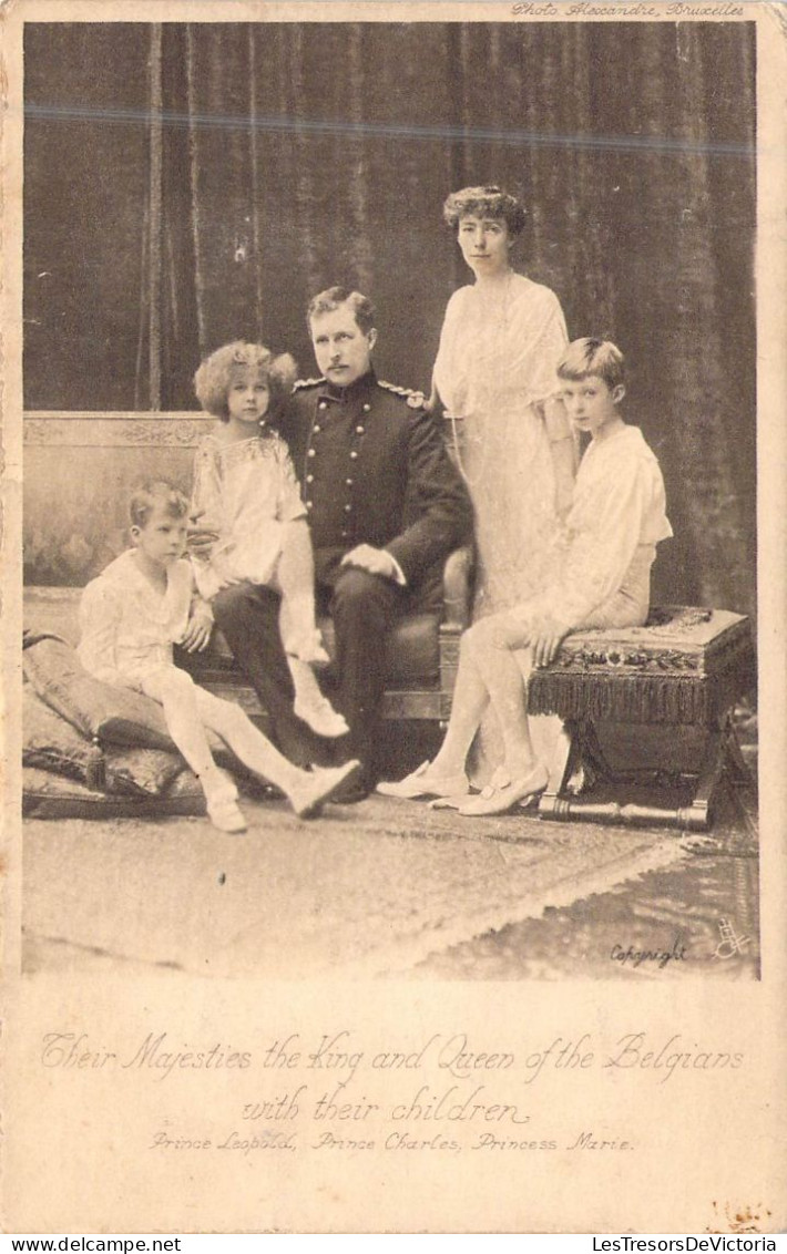 FAMILLES ROYALES - Their Majesties The King And Queen Of The Belgians With Their Children - Carte Postale Ancienne - Royal Families