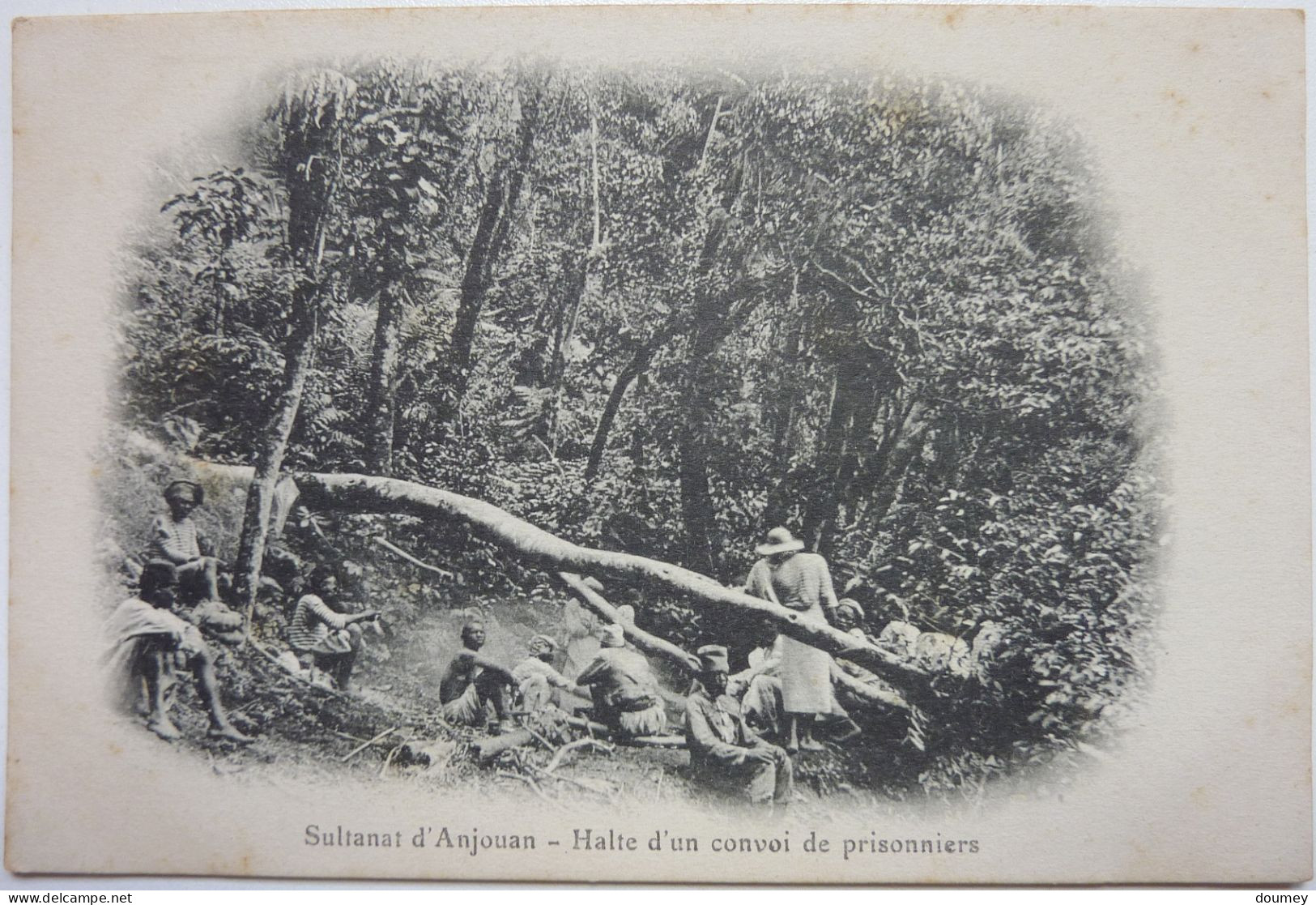 HALTE D'UN CONVOI DE PRISONNIERS - SULTANAT D'ANJOUAN - Comores