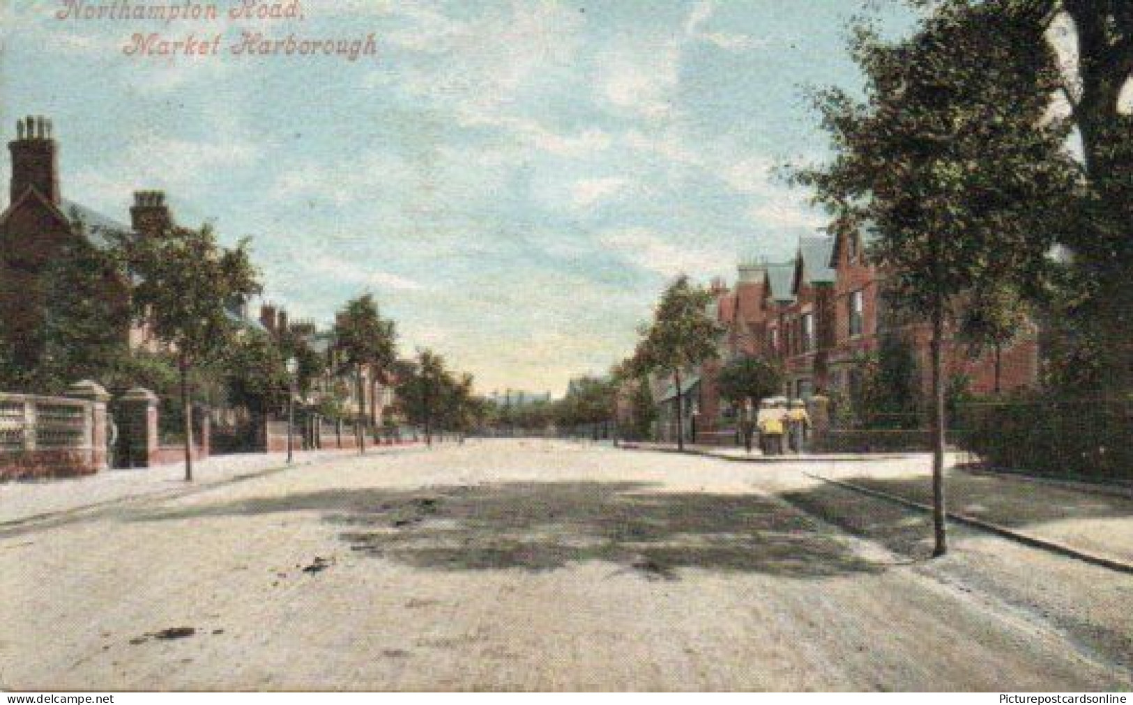 MARKET HARBOROUGH NORTHAMPTON ROAD OLD COLOUR POSTCARD LEICESTERSHIRE - Other & Unclassified
