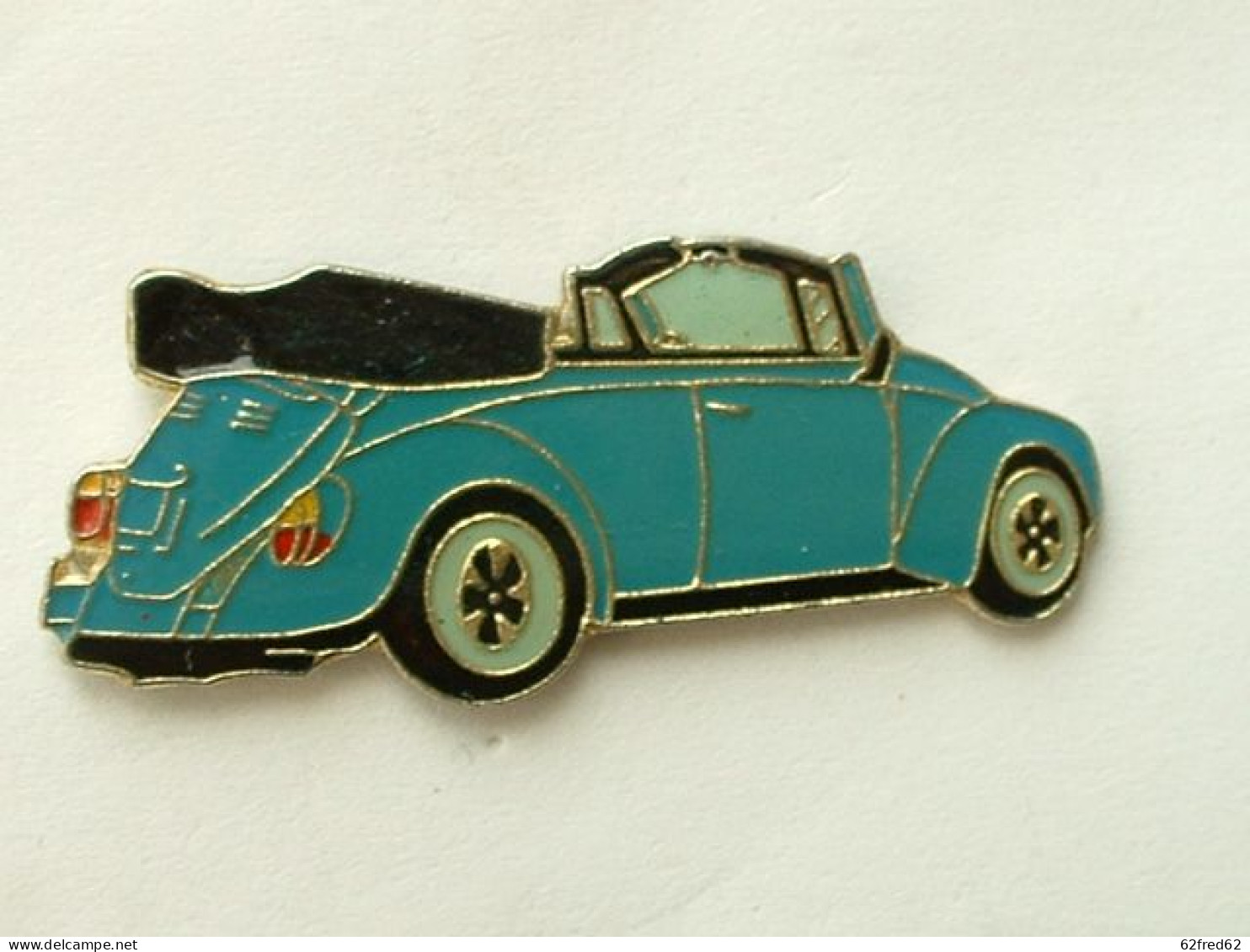 PIN'S VOLKSWAGEN - COX CABRIOLET - Volkswagen