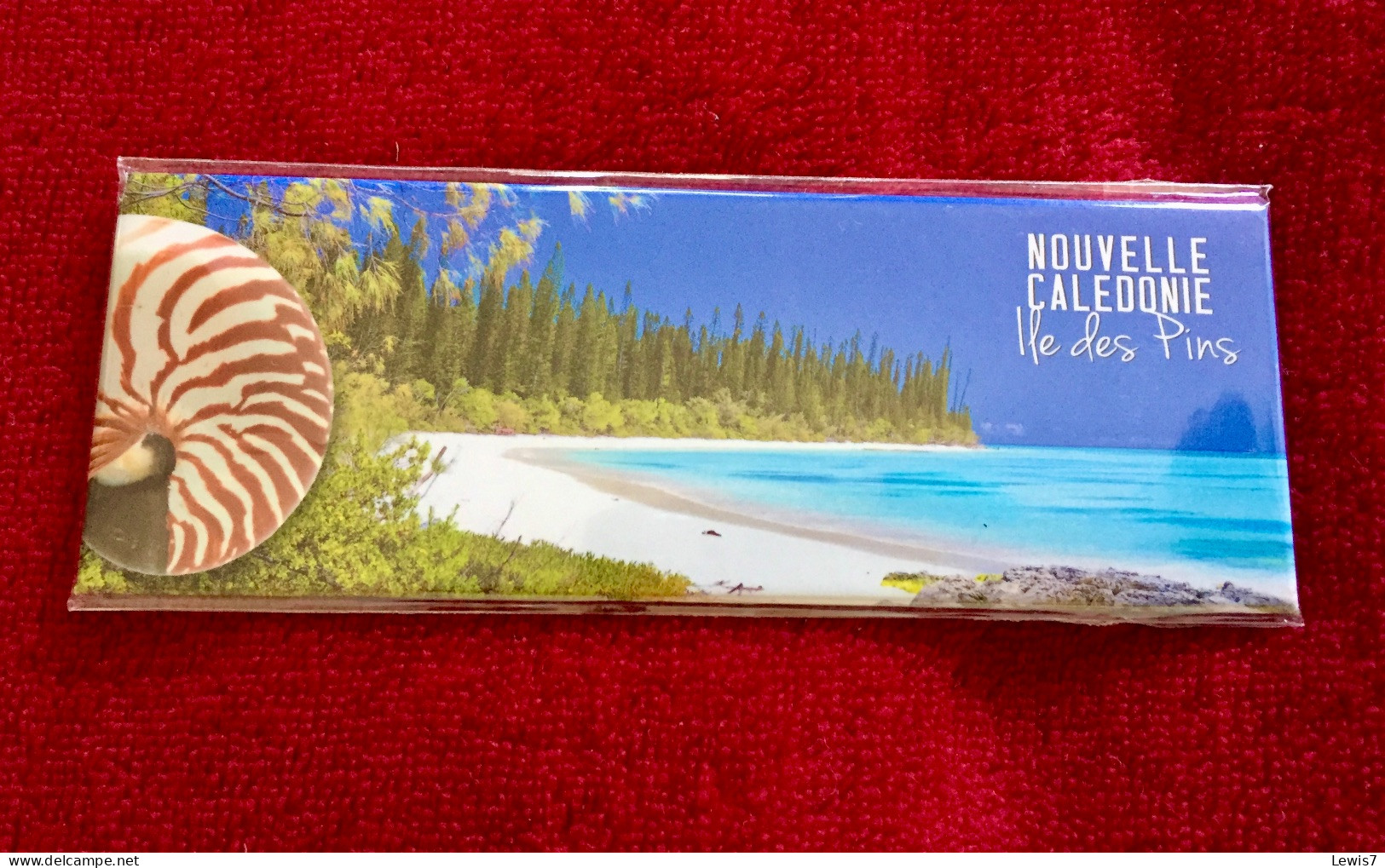 Island Of Pine Trees With Nautilus On The Beach - New-Caledonia - Toerisme