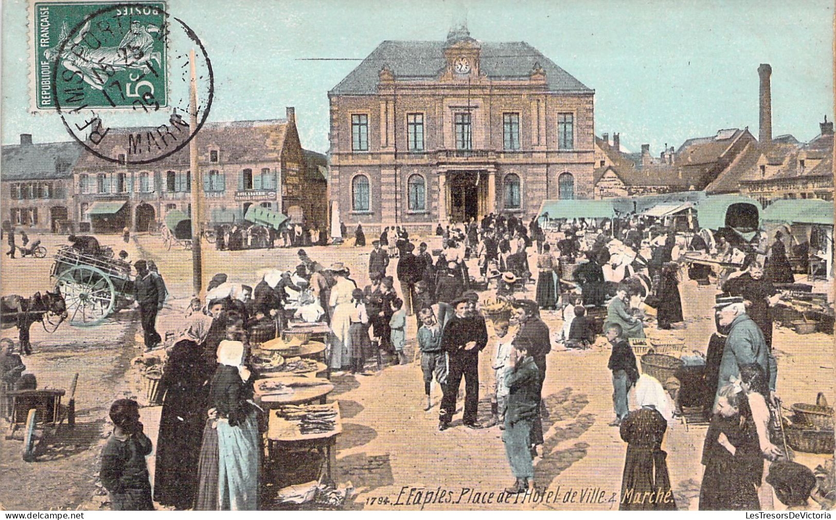 FRANCE - 80 - ETAPLES - Place De L'Hôtel De Ville Et Marché - Carte Postale Animée - Autres & Non Classés