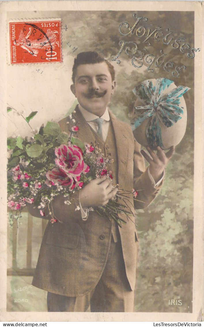 Pâques - Homme Moustachu Tient Des Fleurs Et Un Oeuf Décoré - Carte Postale Animée - Easter
