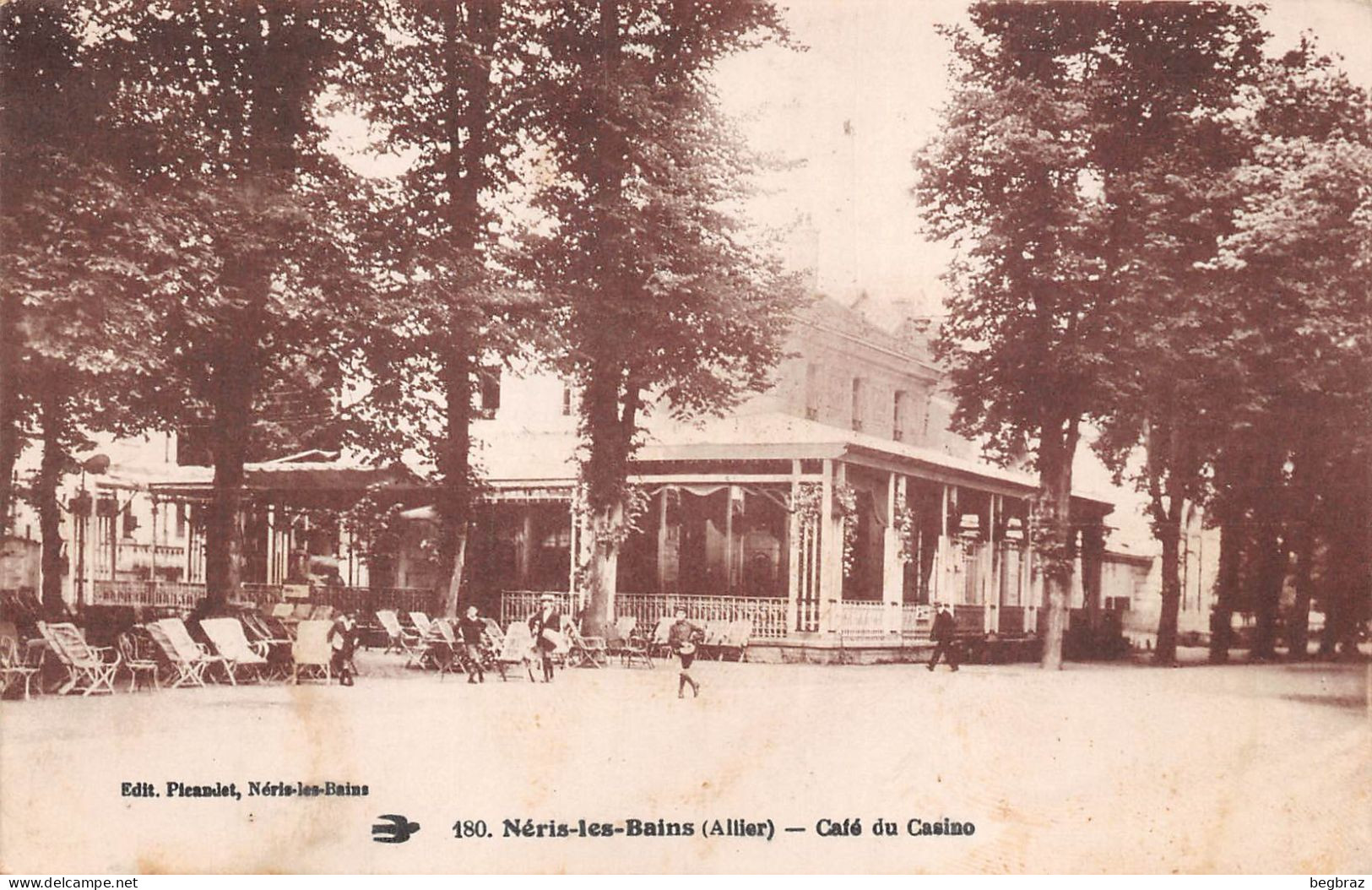 NERIS LES BAINS     CAFE DU  CASINO - Neris Les Bains