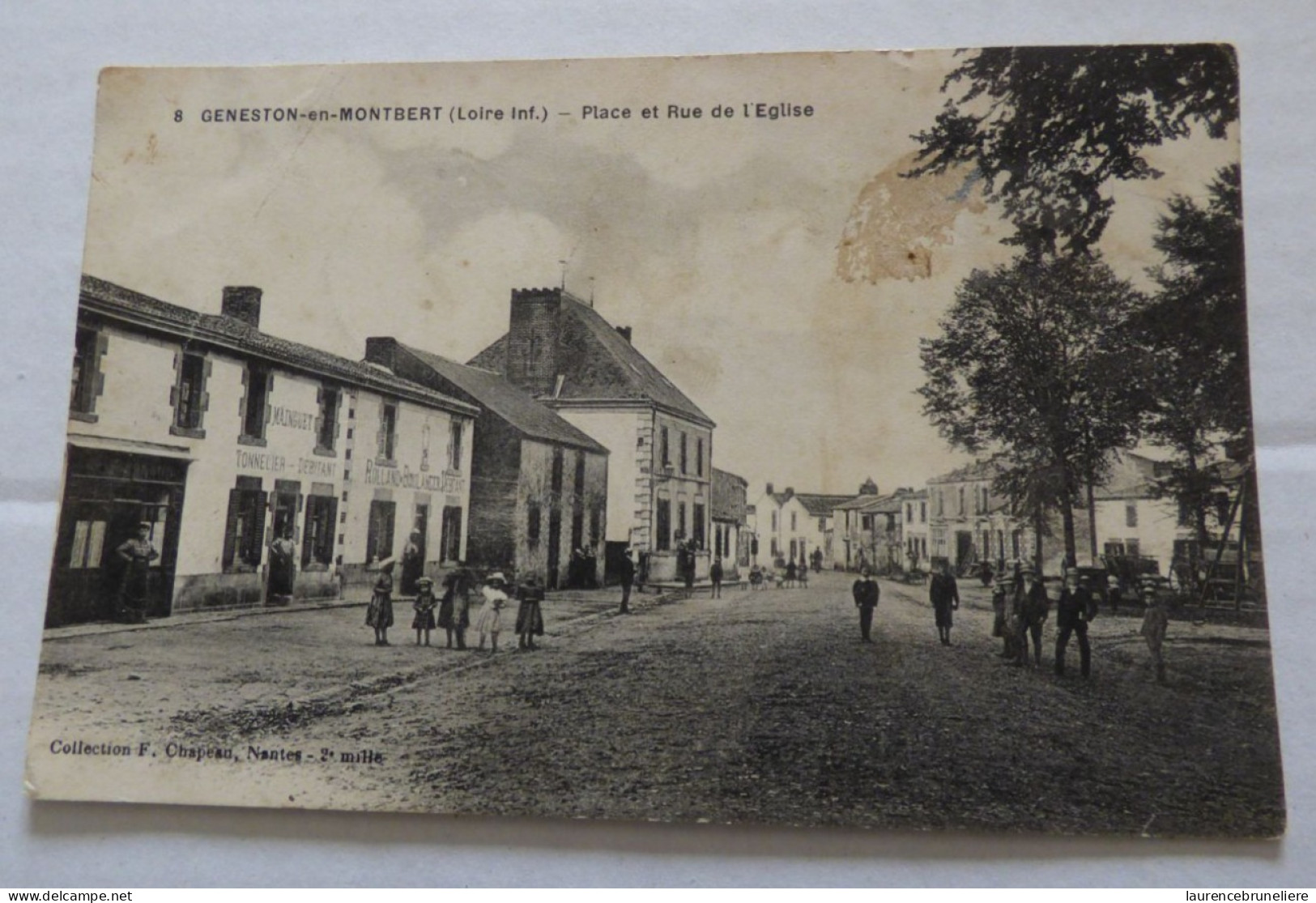 GENESTON-en-MONTBERT (L.I.)   -  PLACE ET RUE DE L'EGLISE - Autres & Non Classés