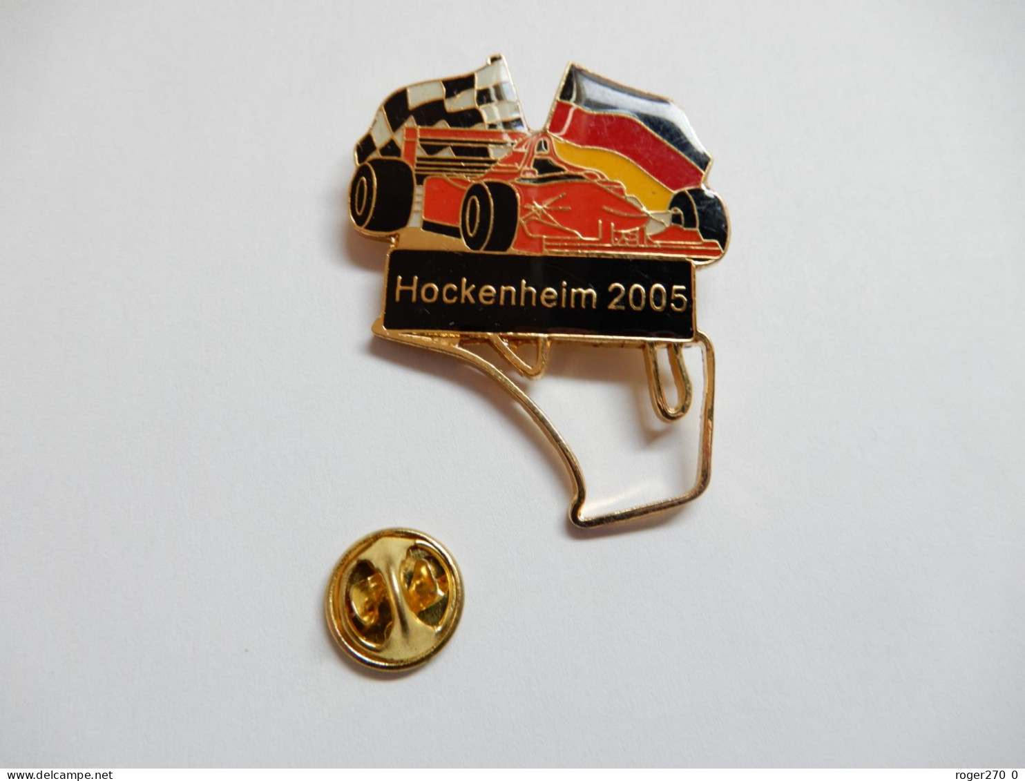 Superbe Pin's , Auto F1 Ferrari , Formule 1 , Grand Prix De Hockenheim 2005 , Verso Quadrillé , Non Signé - Ferrari