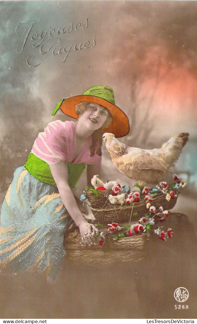 Pâques - Femme Au Chapeau Et Sa Poule - Cartes Postales Anciennes - Easter