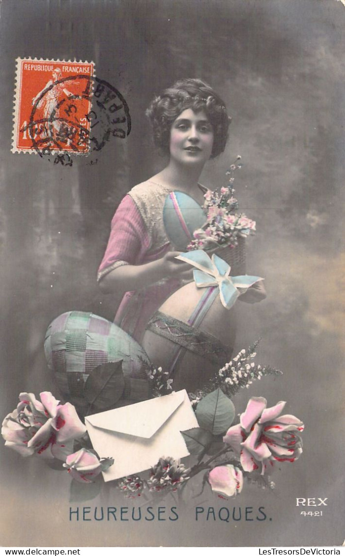 Pâques - Femme Coiffée Et Son Oeuf - Enveloppe - Cartes Postales Anciennes - Easter