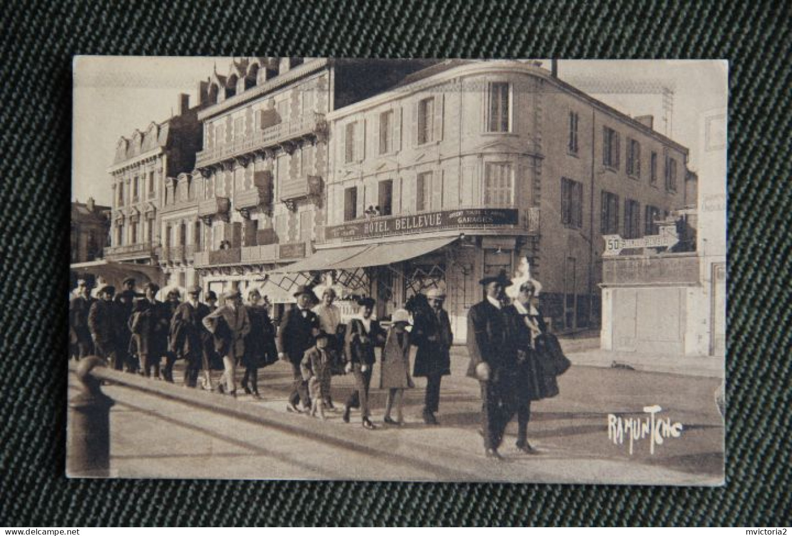 SABLES D'OLONNE - Procession Sablaise Sur Le Remblai - Sables D'Olonne