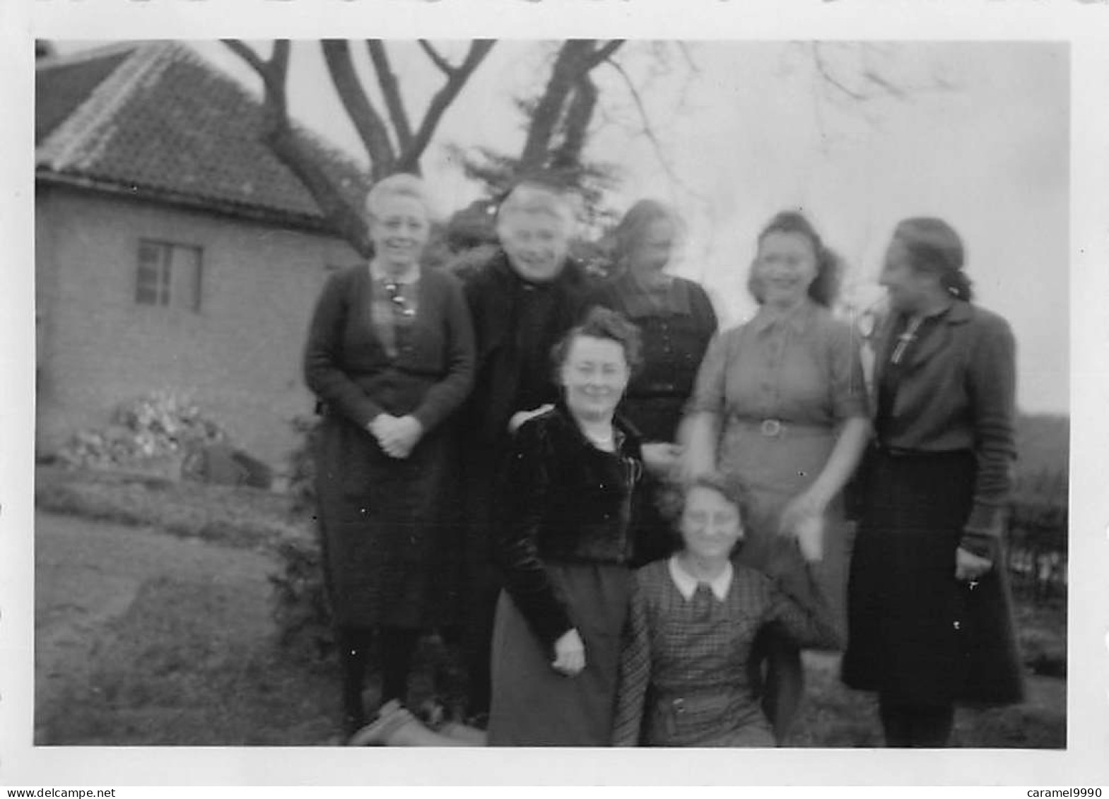 Wetteren Kwatrecht  8 Oude foto's 1944 , 1 klasfoto Sint Lodewijk en personeel  D 3666