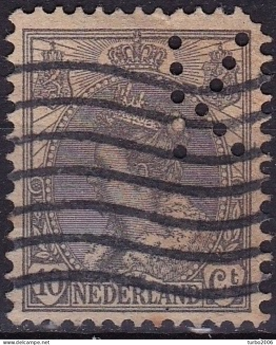 Perfin K (opstaand) In 1922 Koningin Wilhelmina 10 Cent Met Wijde Arcering NVPH 81 - Perfin