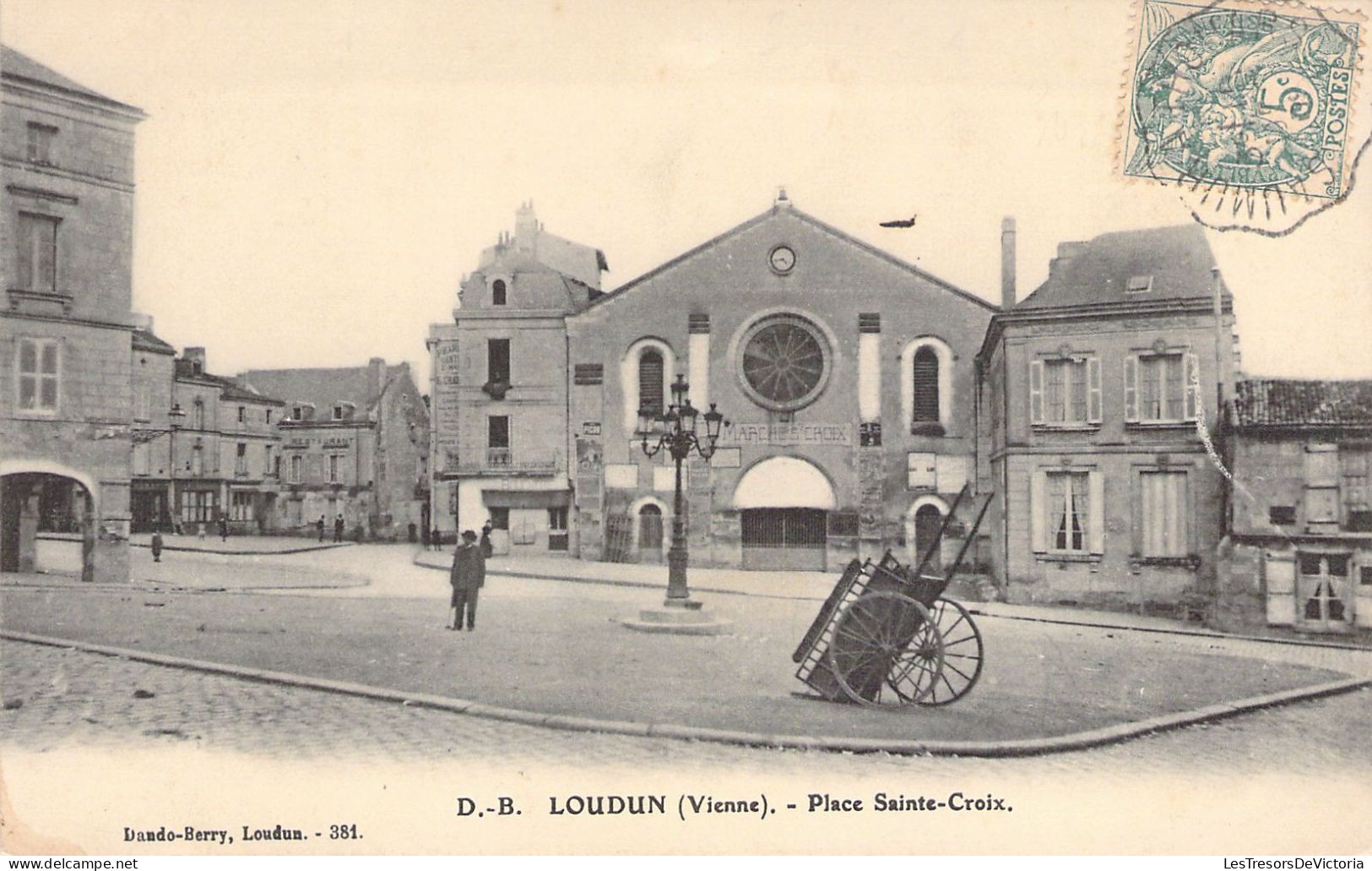 FRANCE - 86 - LOUDUN - Place Sainte Croix - Carte Postale Ancienne - Loudun