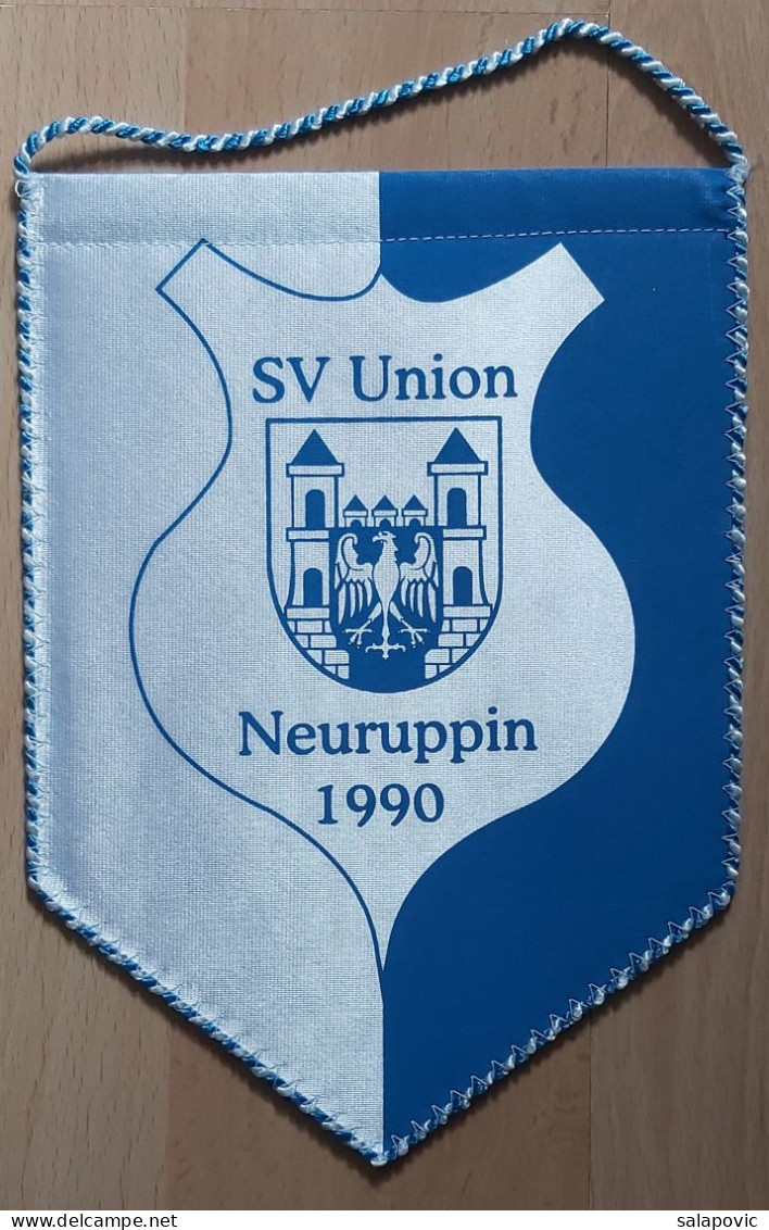 SV Union Neuruppin Germany FOOTBALL CLUB Fussball Futebol Soccer Calcio Fútbol PENNANT, SPORTS FLAG ZS 4/5 - Habillement, Souvenirs & Autres