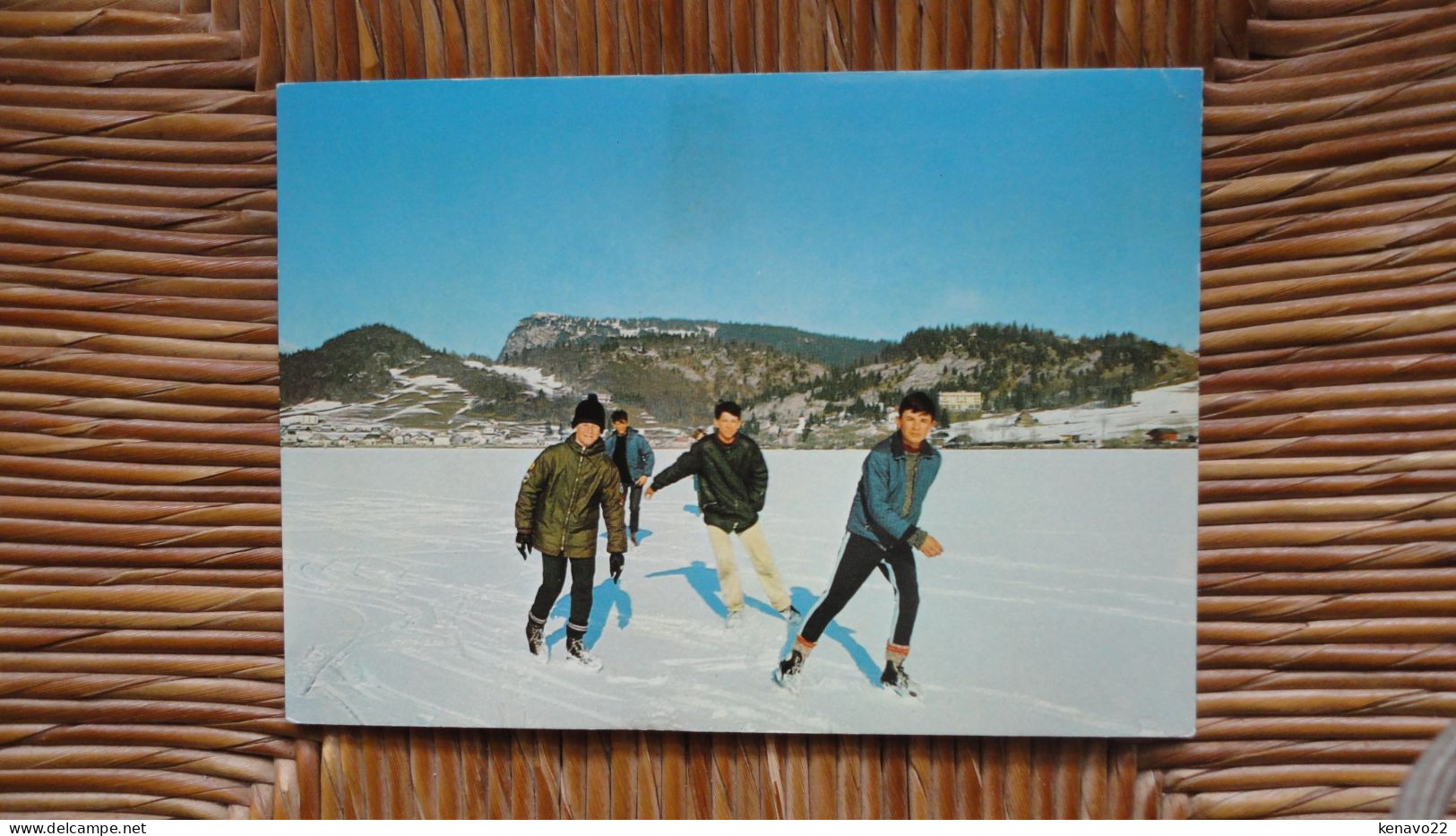 Suisse , Lac De Joux Gelé Et La Dent De Vaulion "" Carte Animée Patineurs Sur Le Lac "" - Vaulion