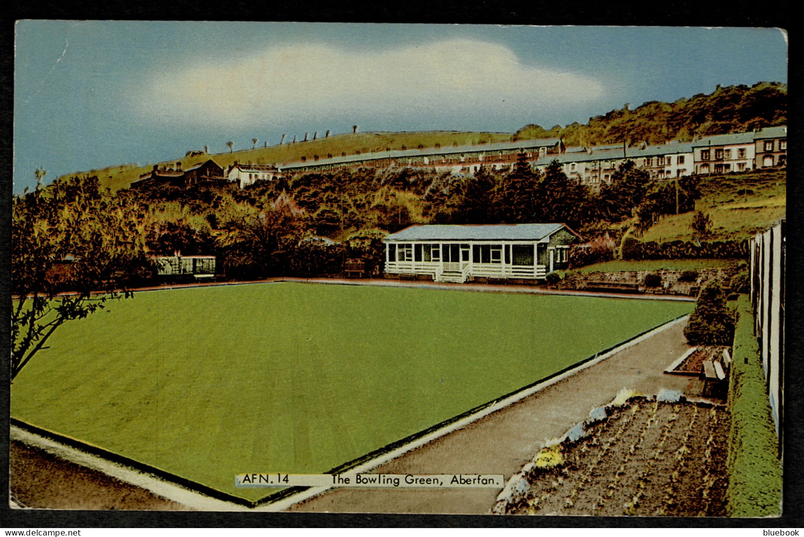 Ref  1604  -  1970's Postcard - The Bowling Green Aberfan - Glamorgan Wales - Glamorgan