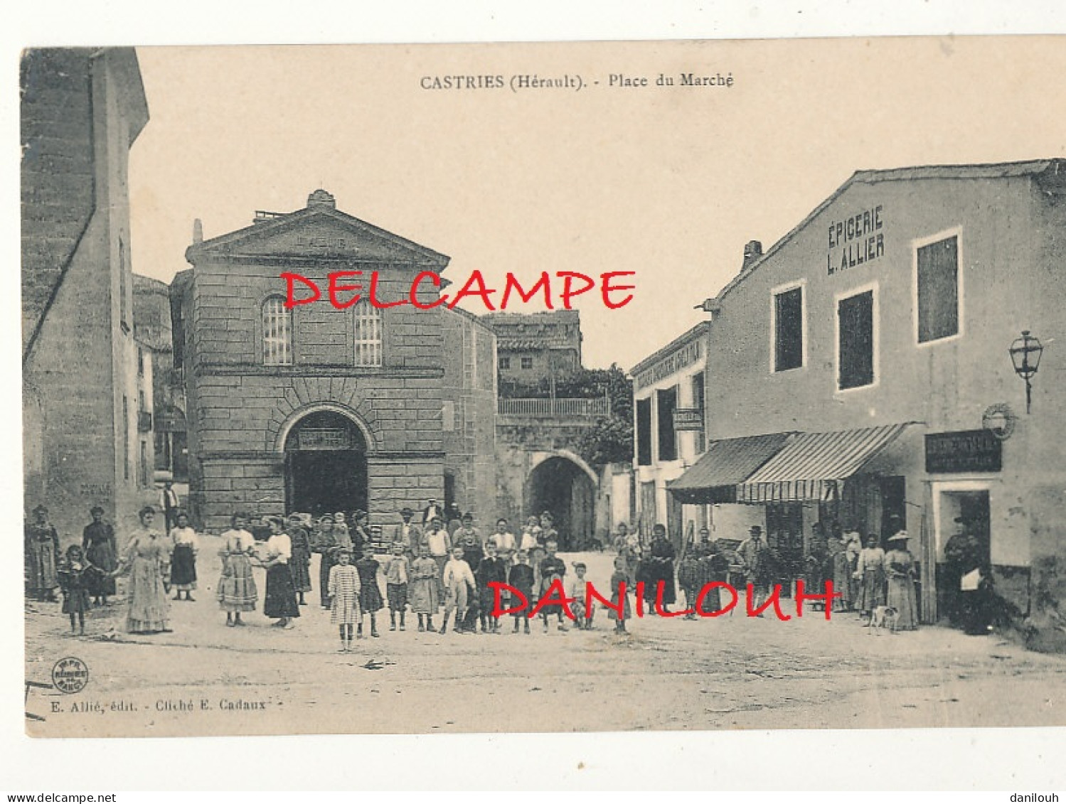 34 // CASTRIES   Place Du Marché - Castries