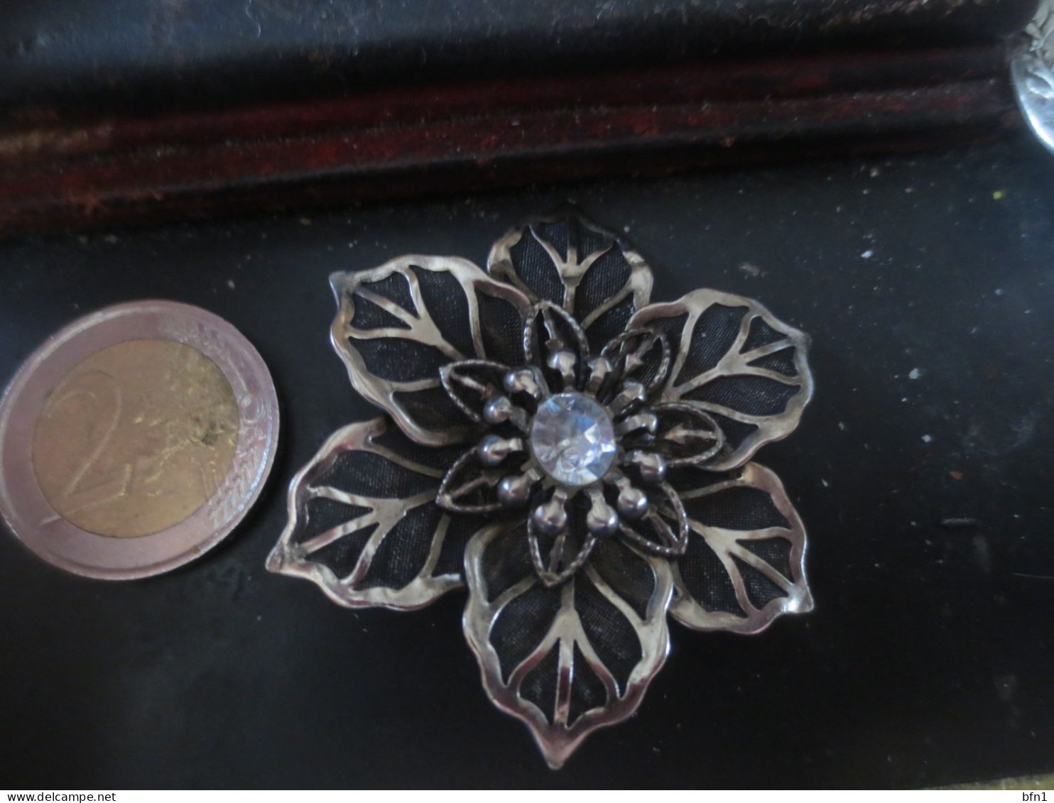 JOLIE BROCHE FLEUR - Brooches