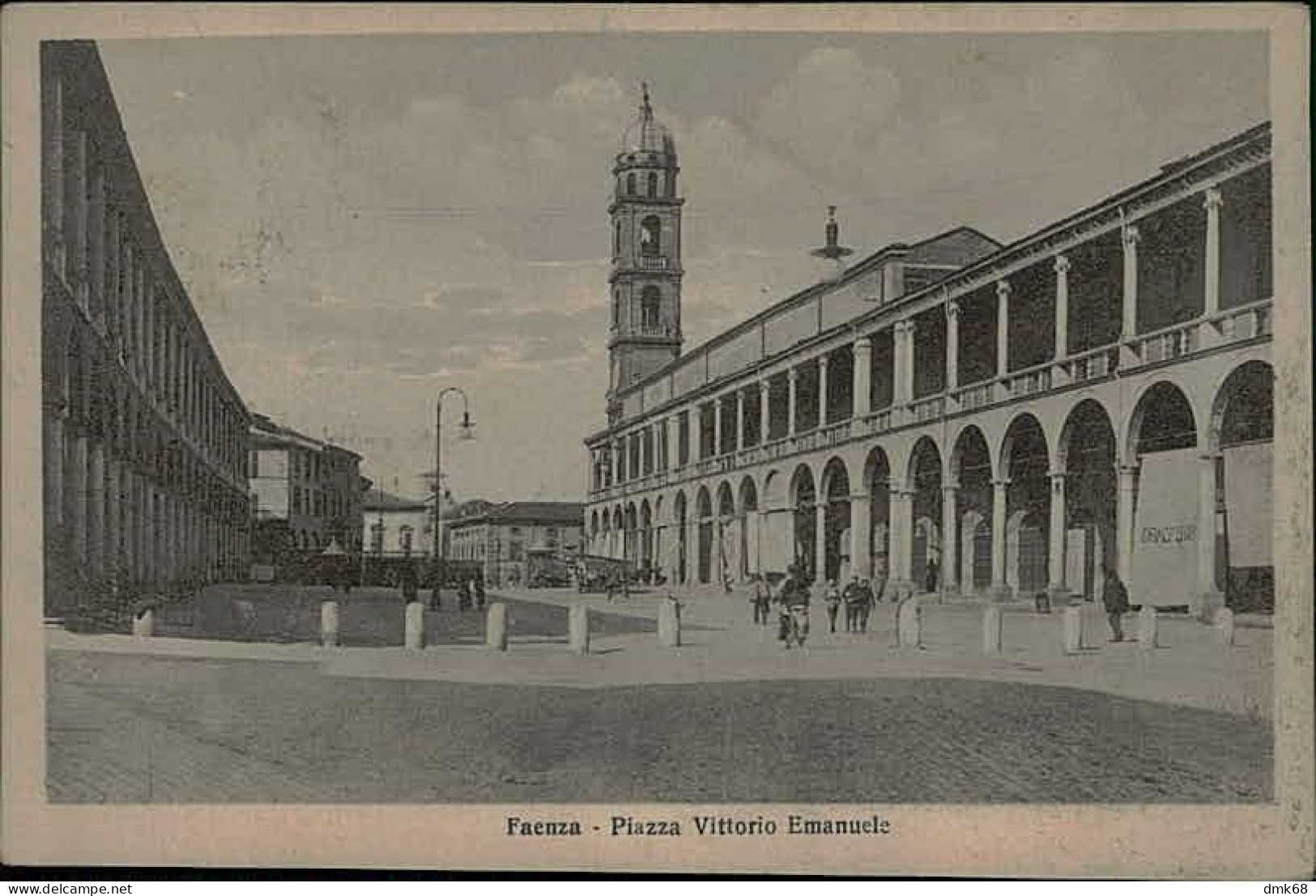 FAENZA - PIAZZA VITTORIO EMANUELE - EDIZIONE BASCHETTI - 1930s (15186) - Faenza