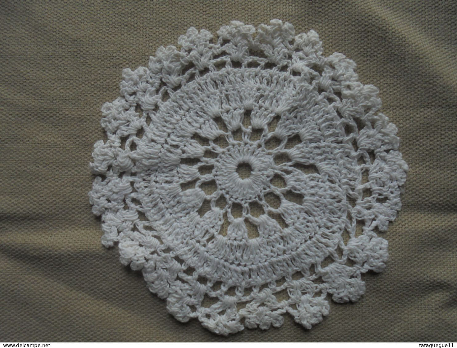 Vintage - Mini Napperon En Broderie Ajourée Fil De Coton Blanc Diamètre 10 Cm - Encajes Y Tejidos