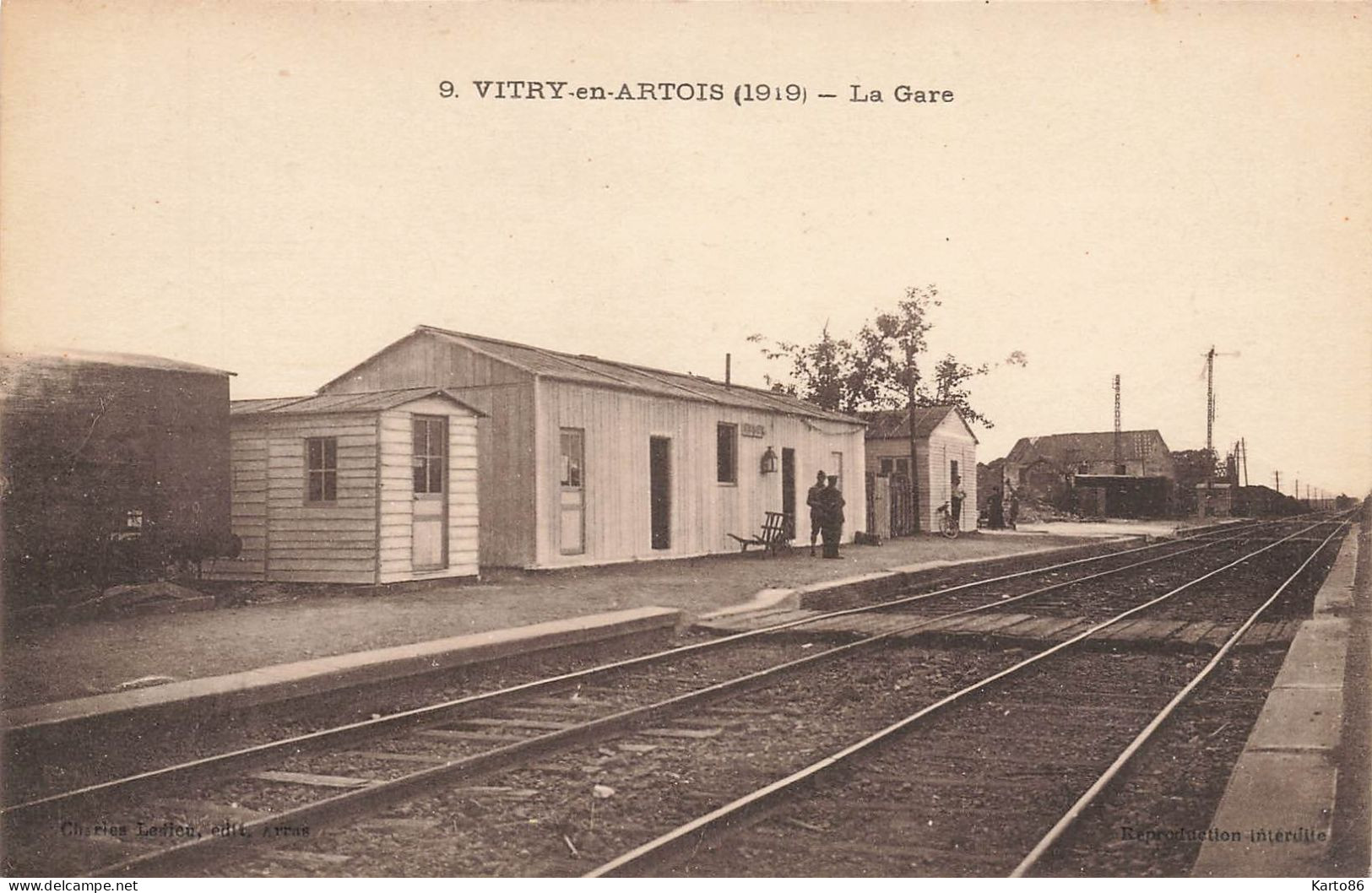 Vitry En Artois ( 1919 ) * La Gare * Ligne Chemin De Fer Pas De Calais * Villageois - Vitry En Artois