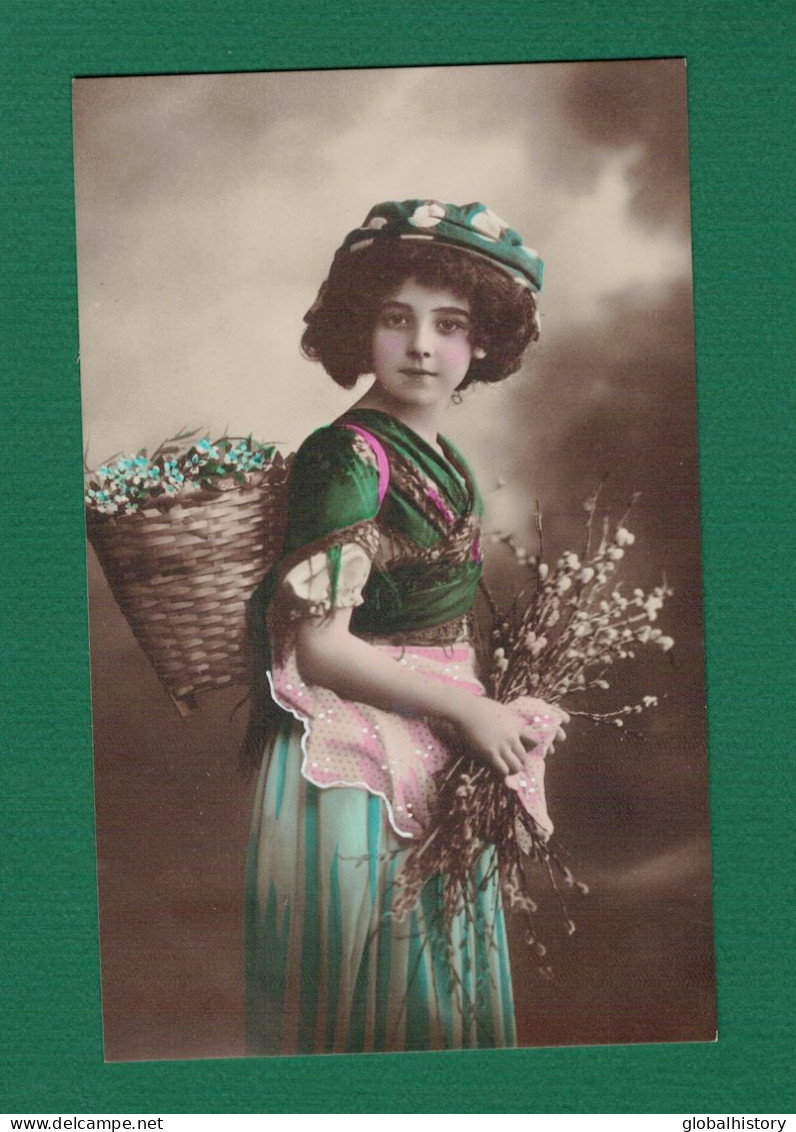 XA1364 JEUNE FILLE  FILLETTE , ENFANT, GIRL , FAMOUS GRETE REINWALD DRESSED AS GYPSY RPPC - Portraits