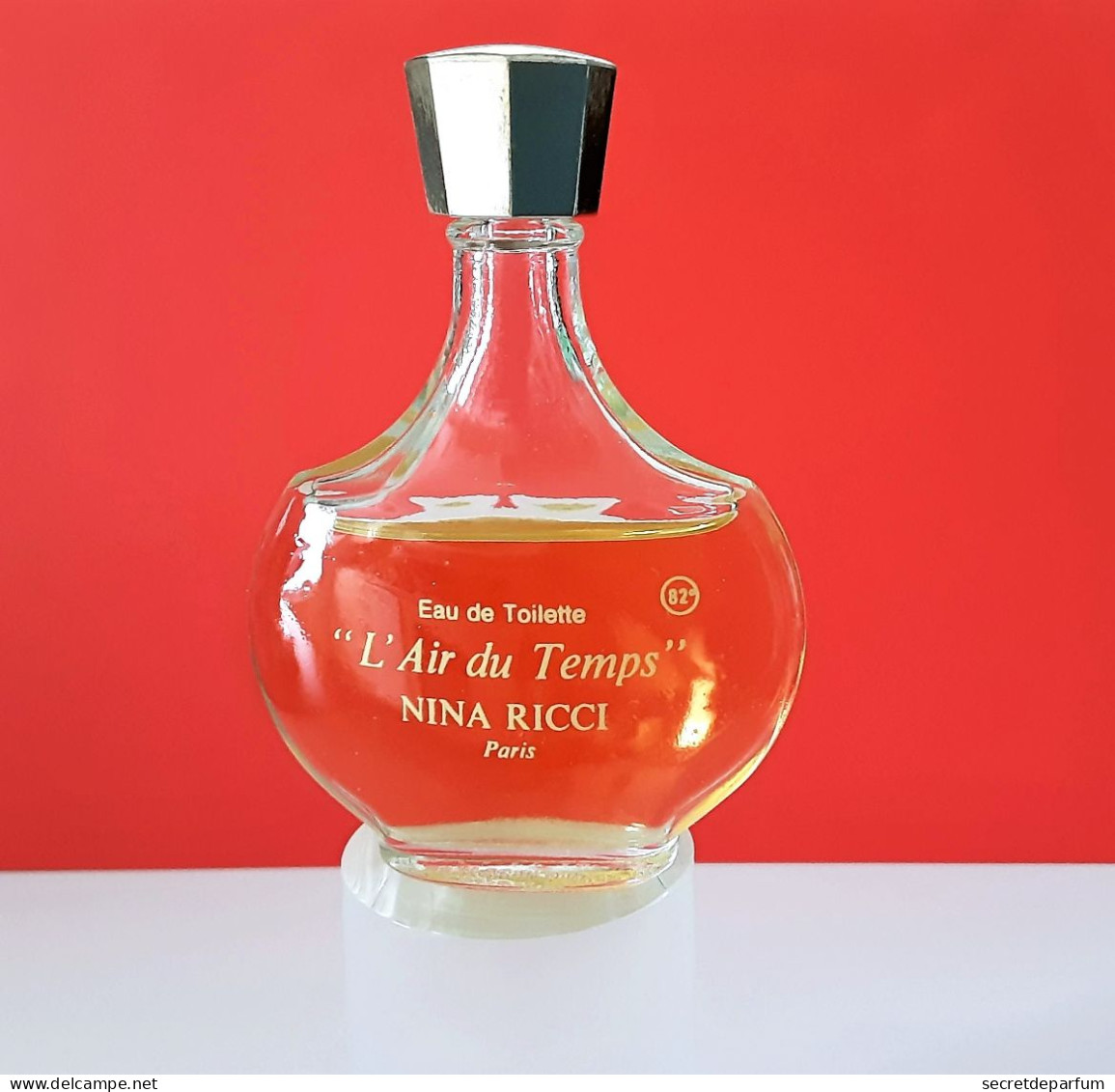 Flacon  L'Air Du Temps De  NINA RICCI   EDT  25 Ml Ou  30 Ml  Flacon Amphore - Non Classés