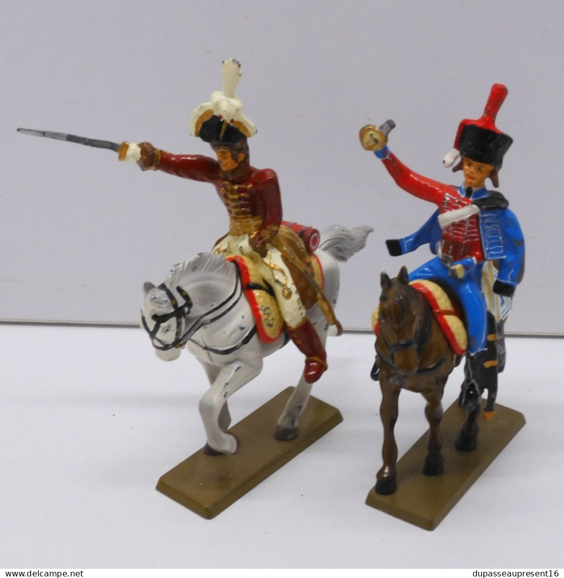 -STARLUX 2 SOLDATS NAPOLEONIENS A CHEVAL STATUETTES PLOMB PEINT COLLECTION   E - Starlux