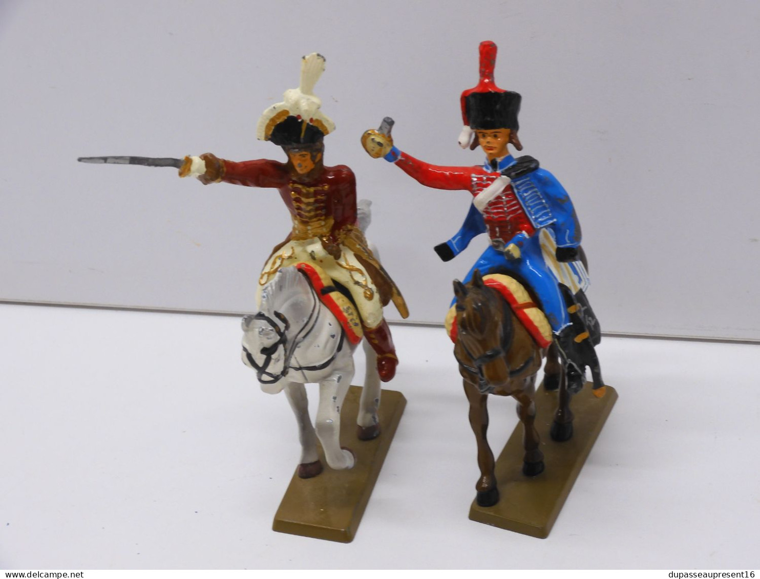 -STARLUX 2 SOLDATS NAPOLEONIENS A CHEVAL STATUETTES PLOMB PEINT COLLECTION   E - Starlux