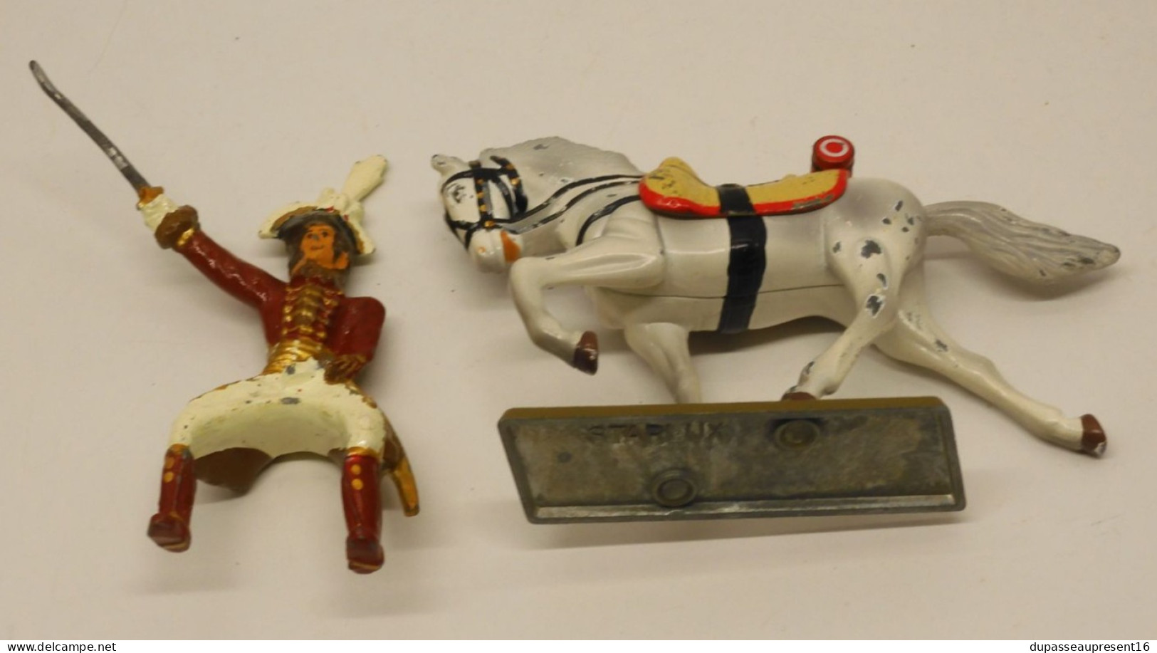 -STARLUX 2 SOLDATS NAPOLEONIENS A CHEVAL STATUETTES PLOMB PEINT COLLECTION   E