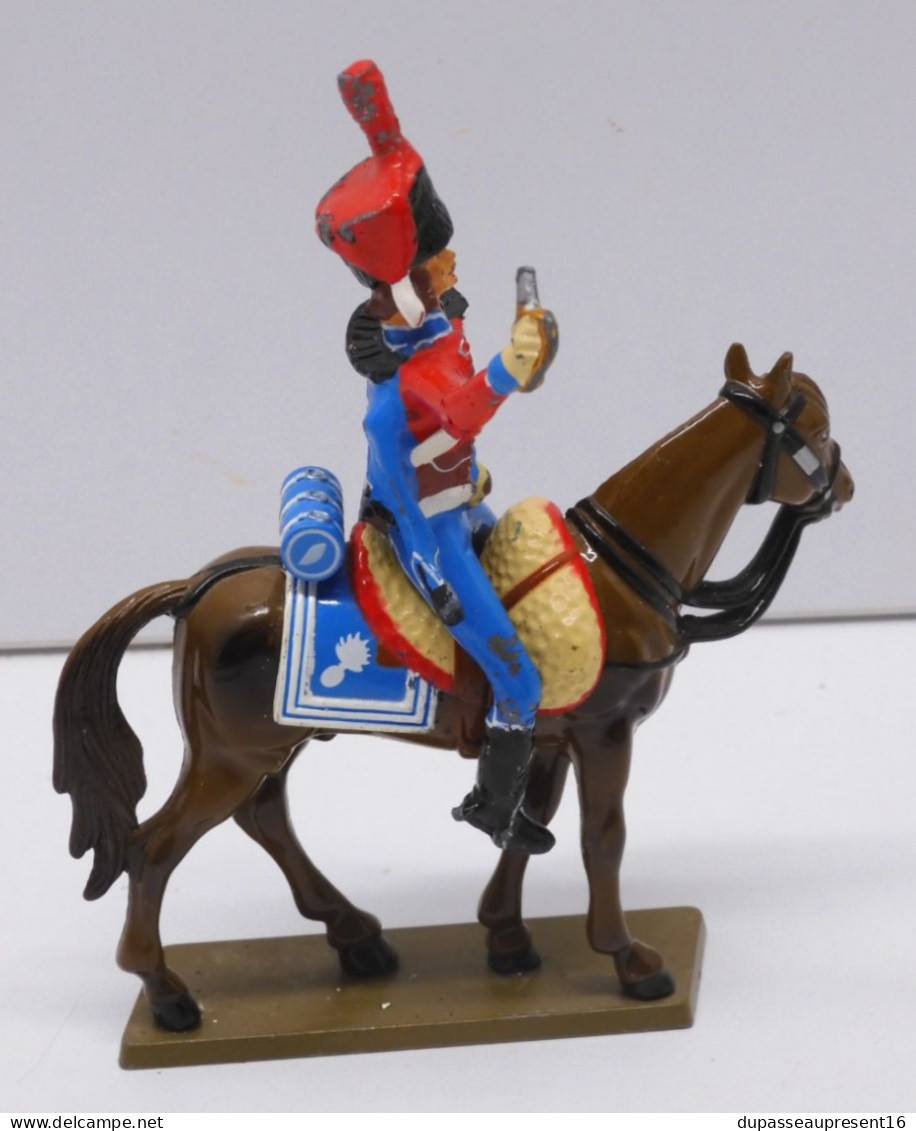 -STARLUX 2 SOLDATS NAPOLEONIENS A CHEVAL STATUETTES PLOMB PEINT COLLECTION   E