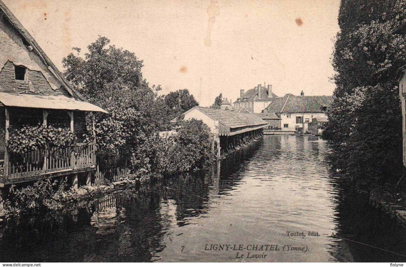 Ligny Le Châtel - Vue Sur Le Lavoir - Ligny Le Chatel